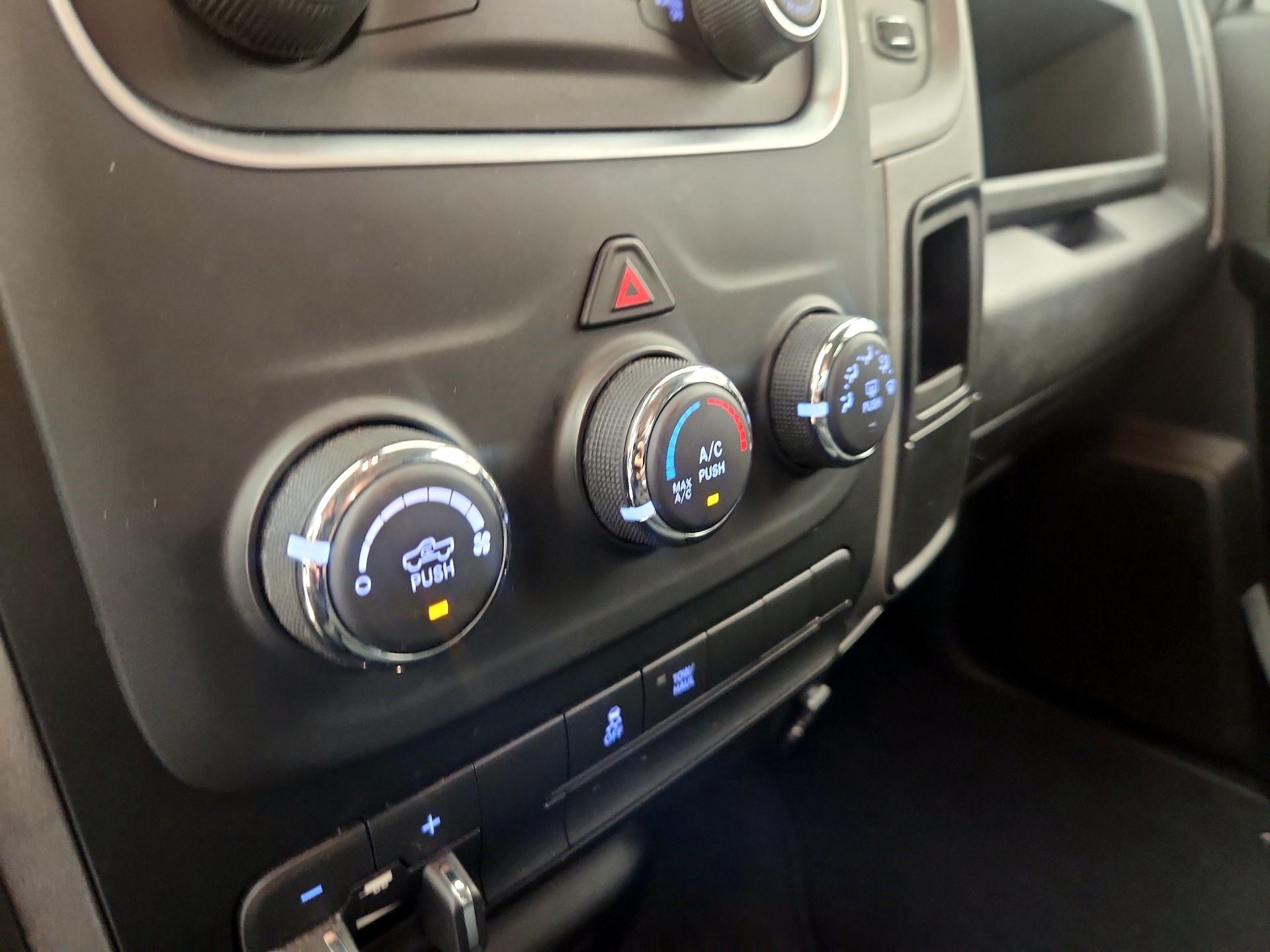 Thumbnail: 2021 RAM 1500 Classic - 16