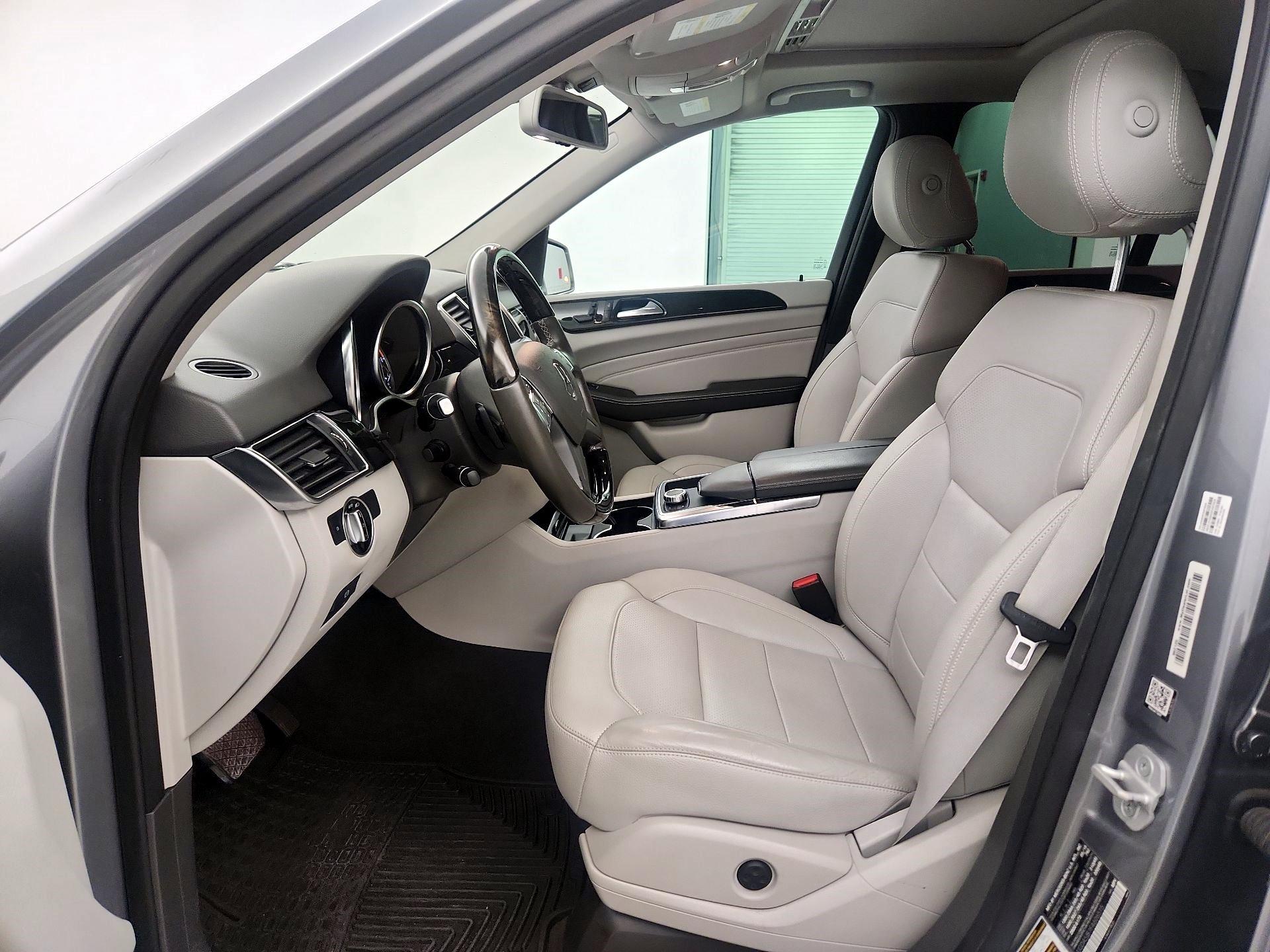 Thumbnail: 2015 Mercedes-Benz M-Class - 9