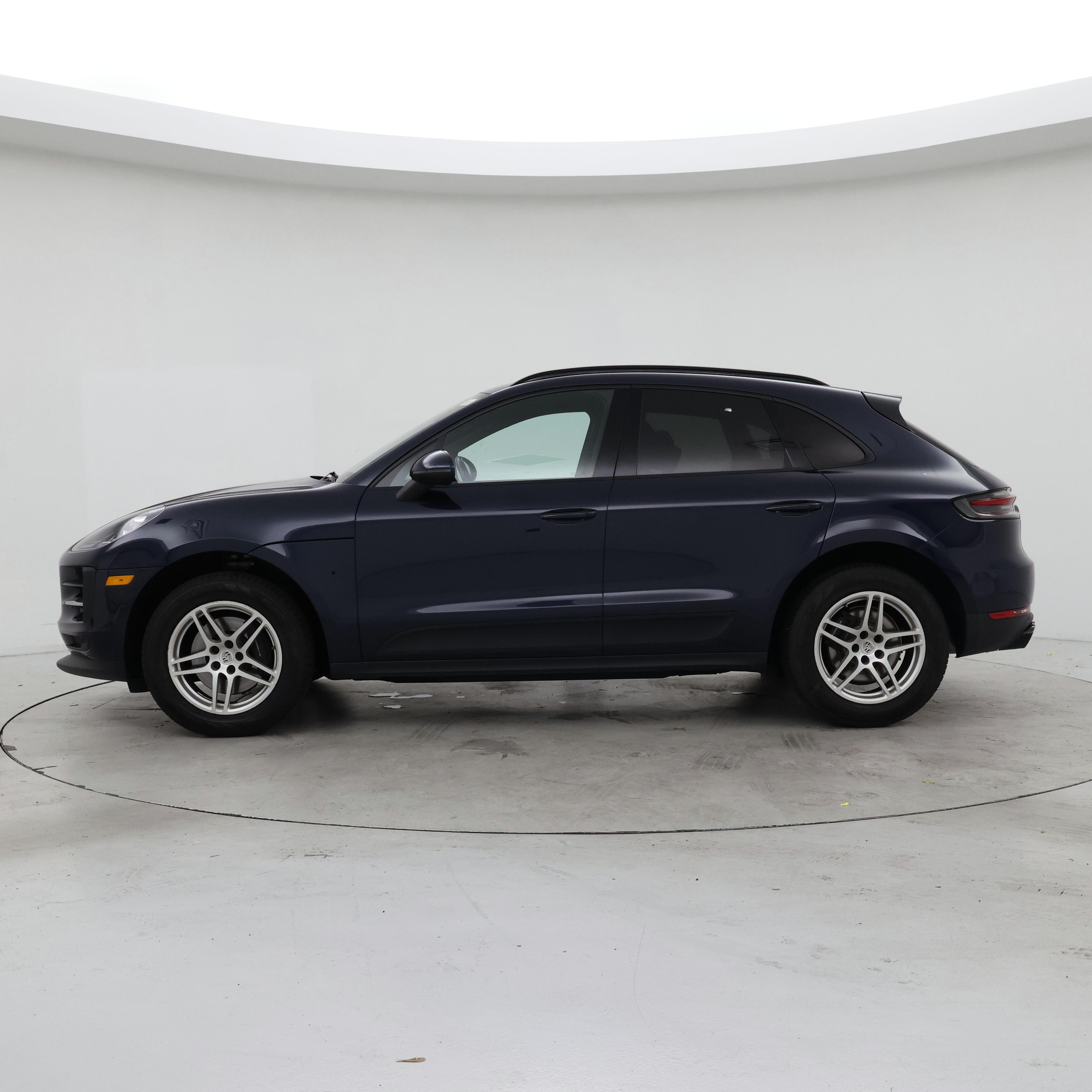 Thumbnail: 2020 Porsche Macan - 3