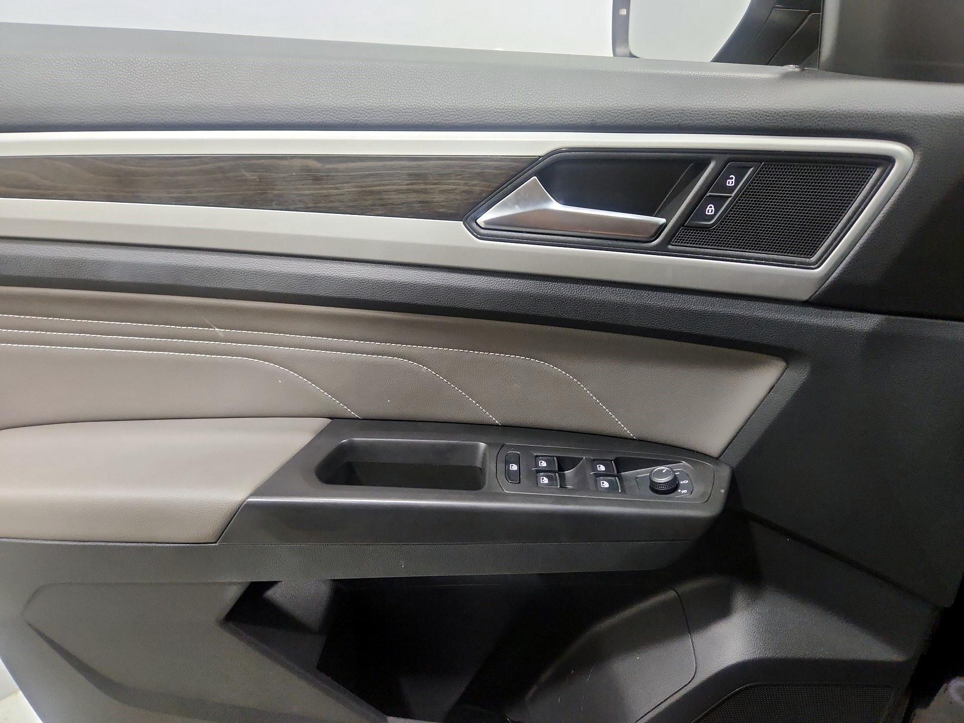 Thumbnail: 2023 Volkswagen Atlas - 12