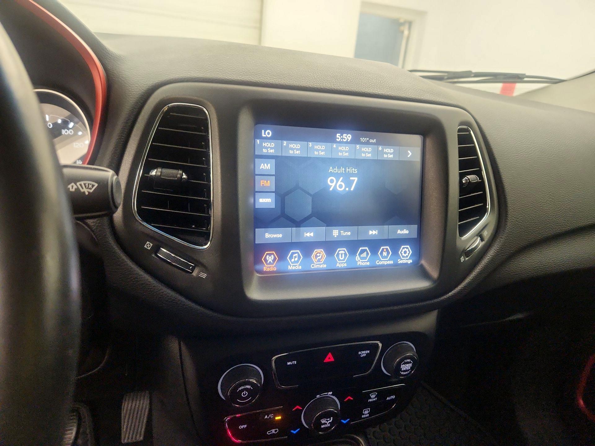 Thumbnail: 2018 Jeep Compass - 13