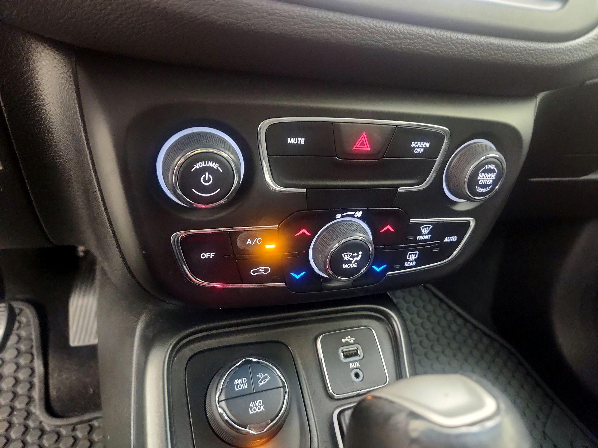 Thumbnail: 2018 Jeep Compass - 14