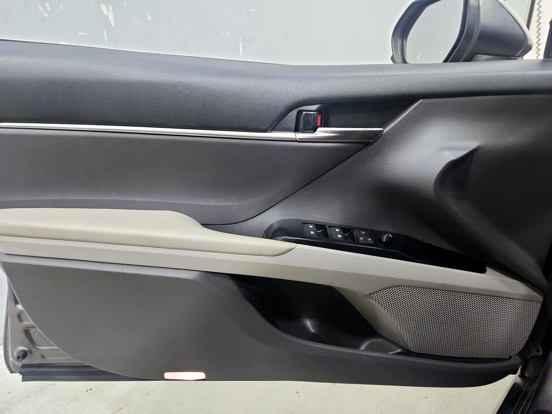 Thumbnail: 2018 Toyota Camry - 12