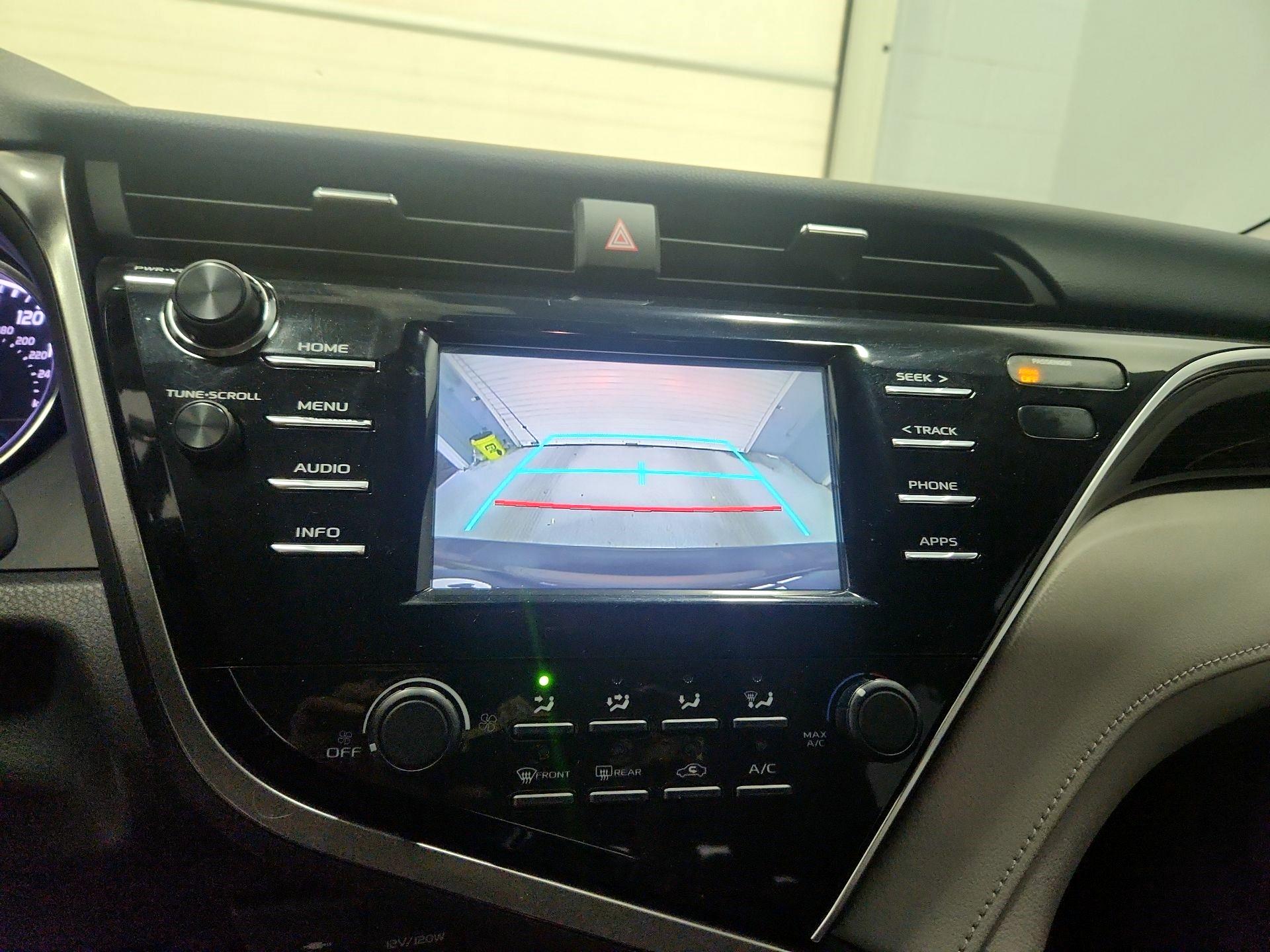 Thumbnail: 2018 Toyota Camry - 14