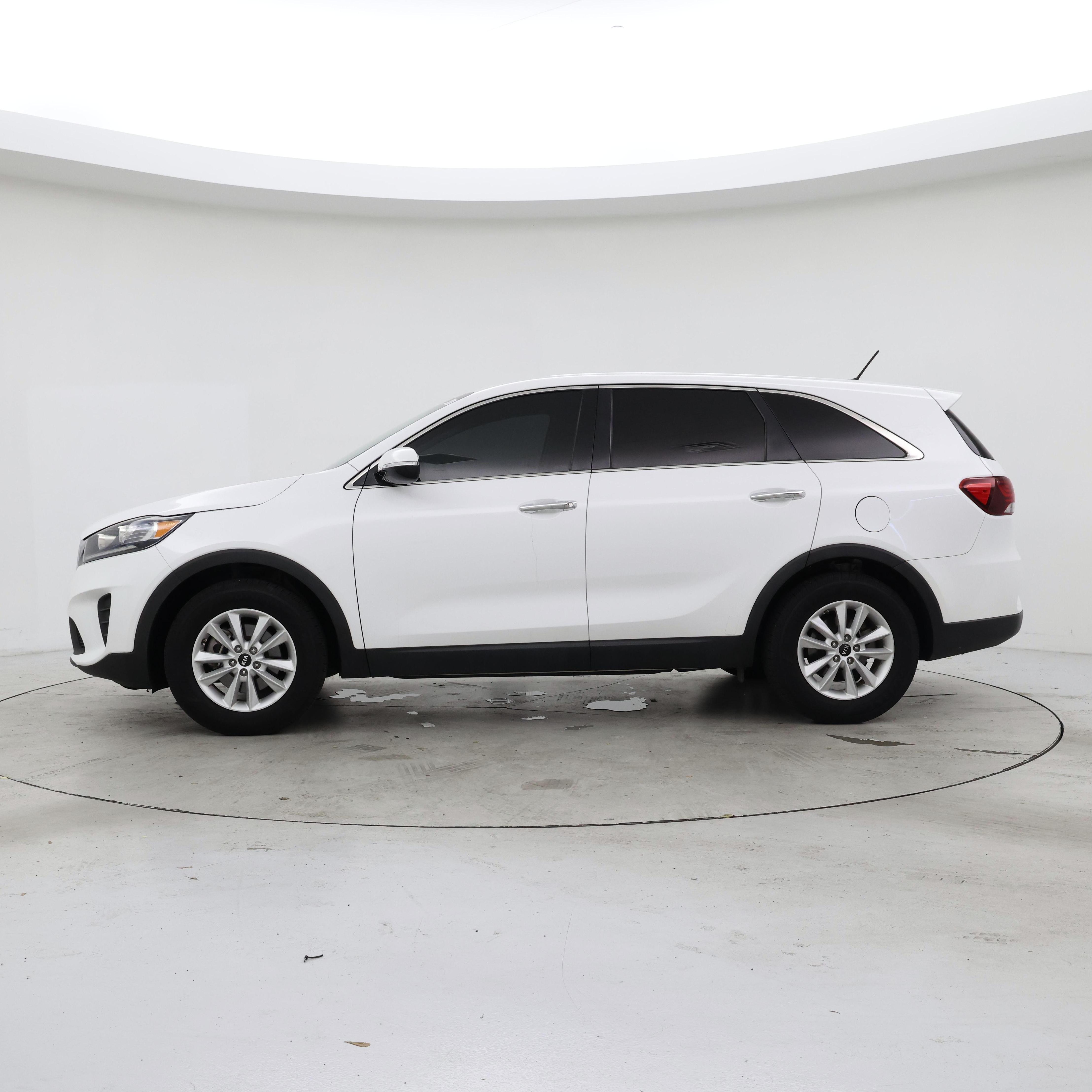Thumbnail: 2020 Kia Sorento - 3
