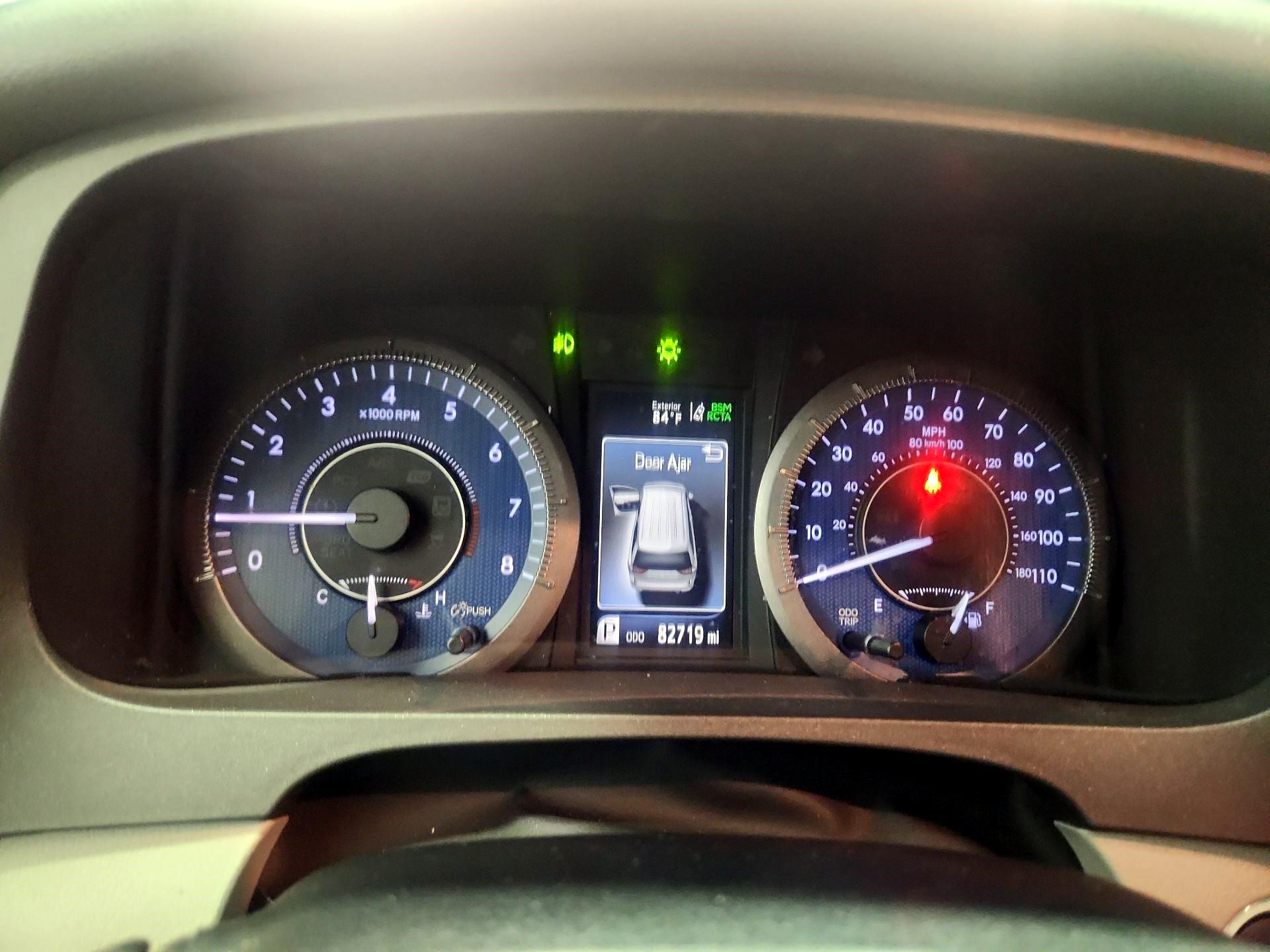 Thumbnail: 2019 Toyota Sienna - 10