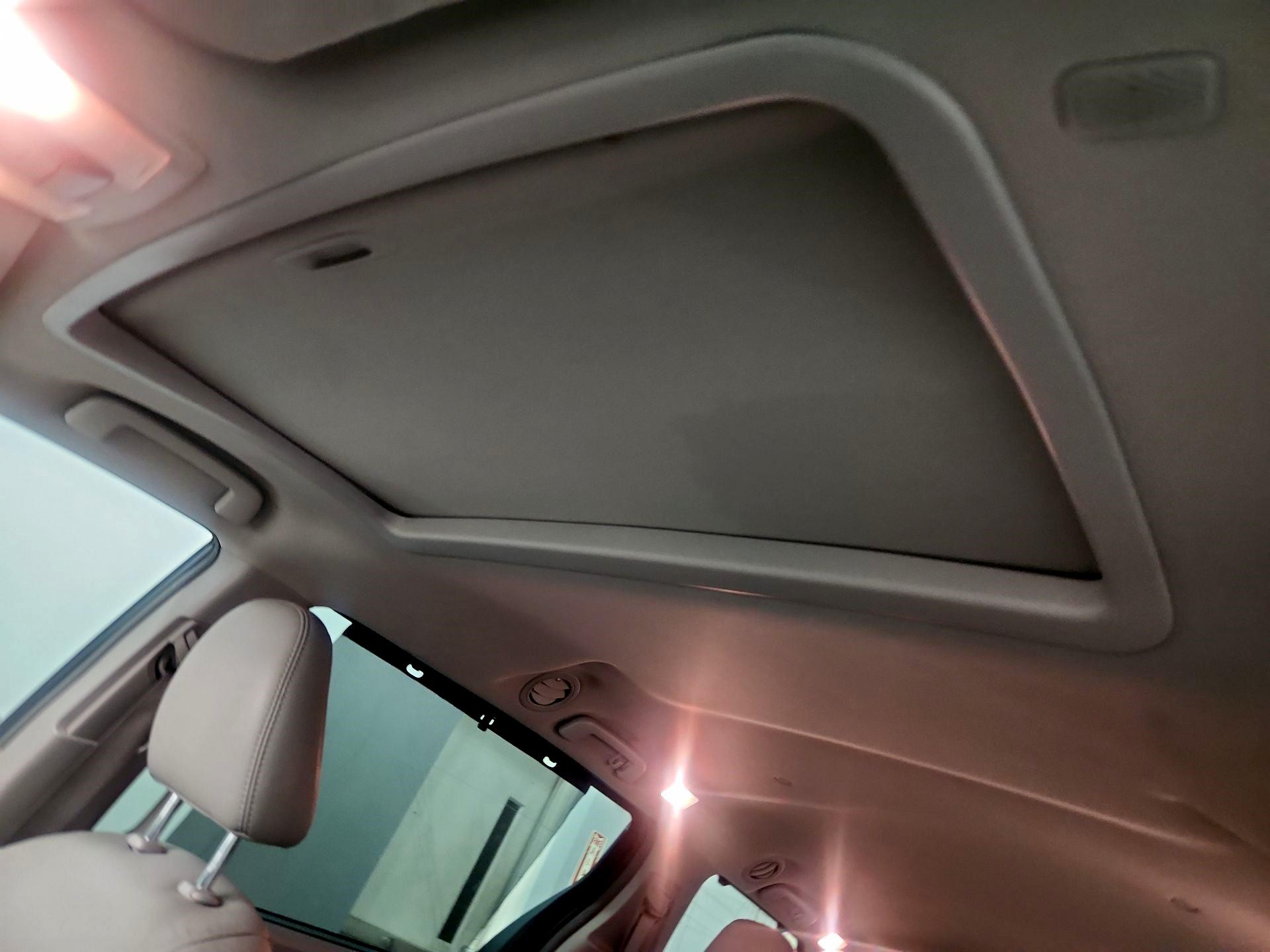 Thumbnail: 2019 Toyota Sienna - 12