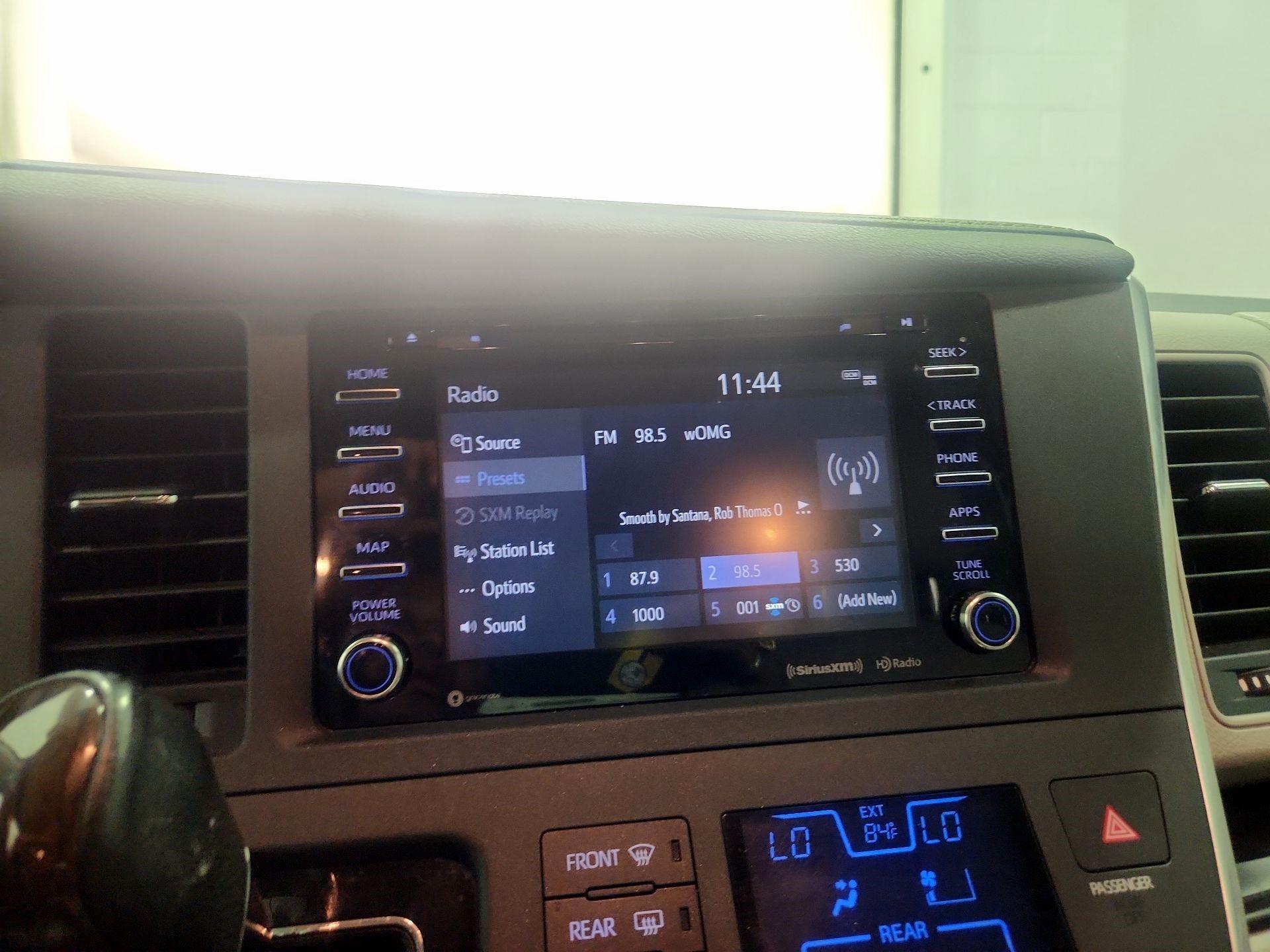 Thumbnail: 2019 Toyota Sienna - 16
