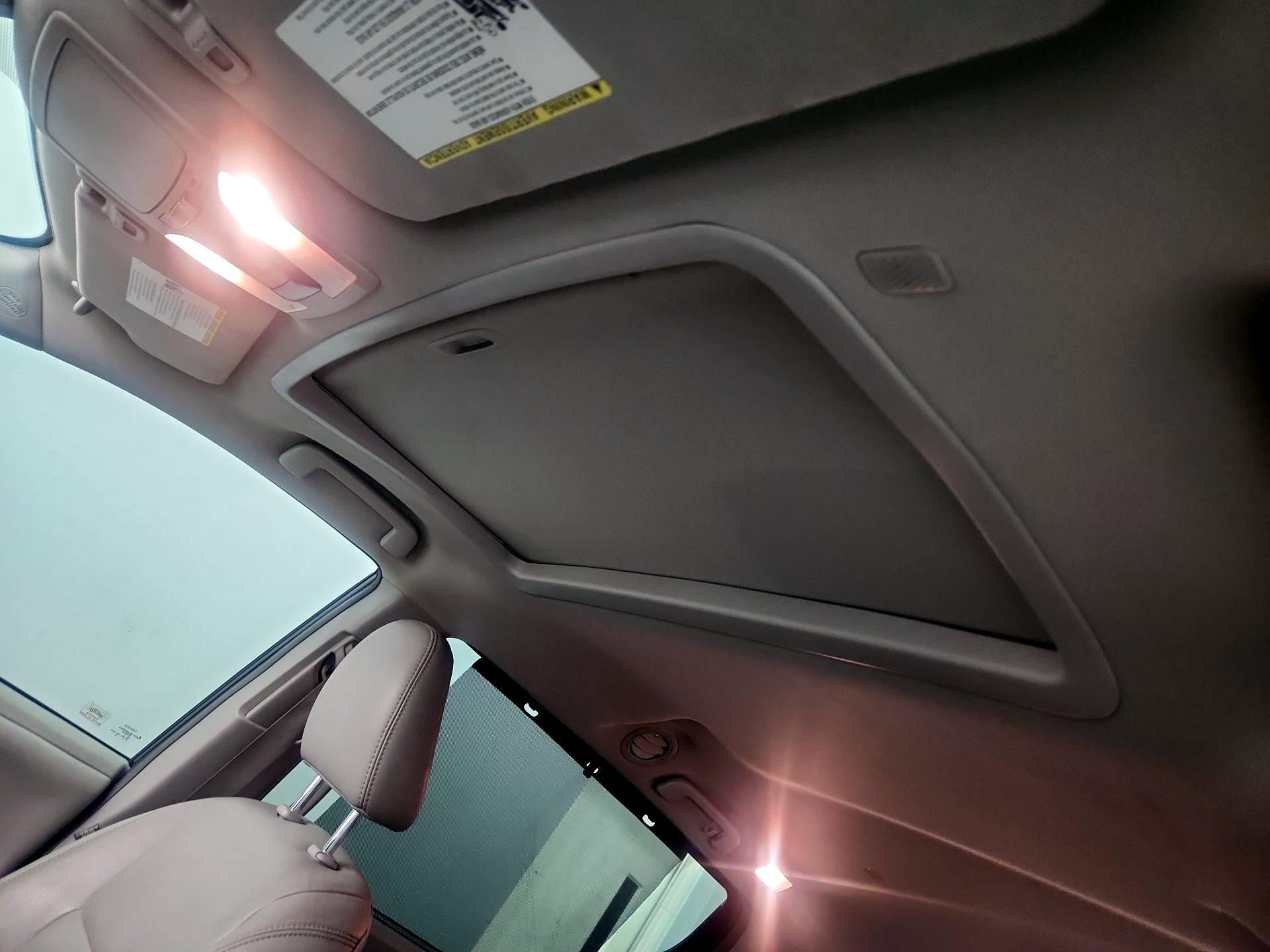 Thumbnail: 2019 Toyota Sienna - 20