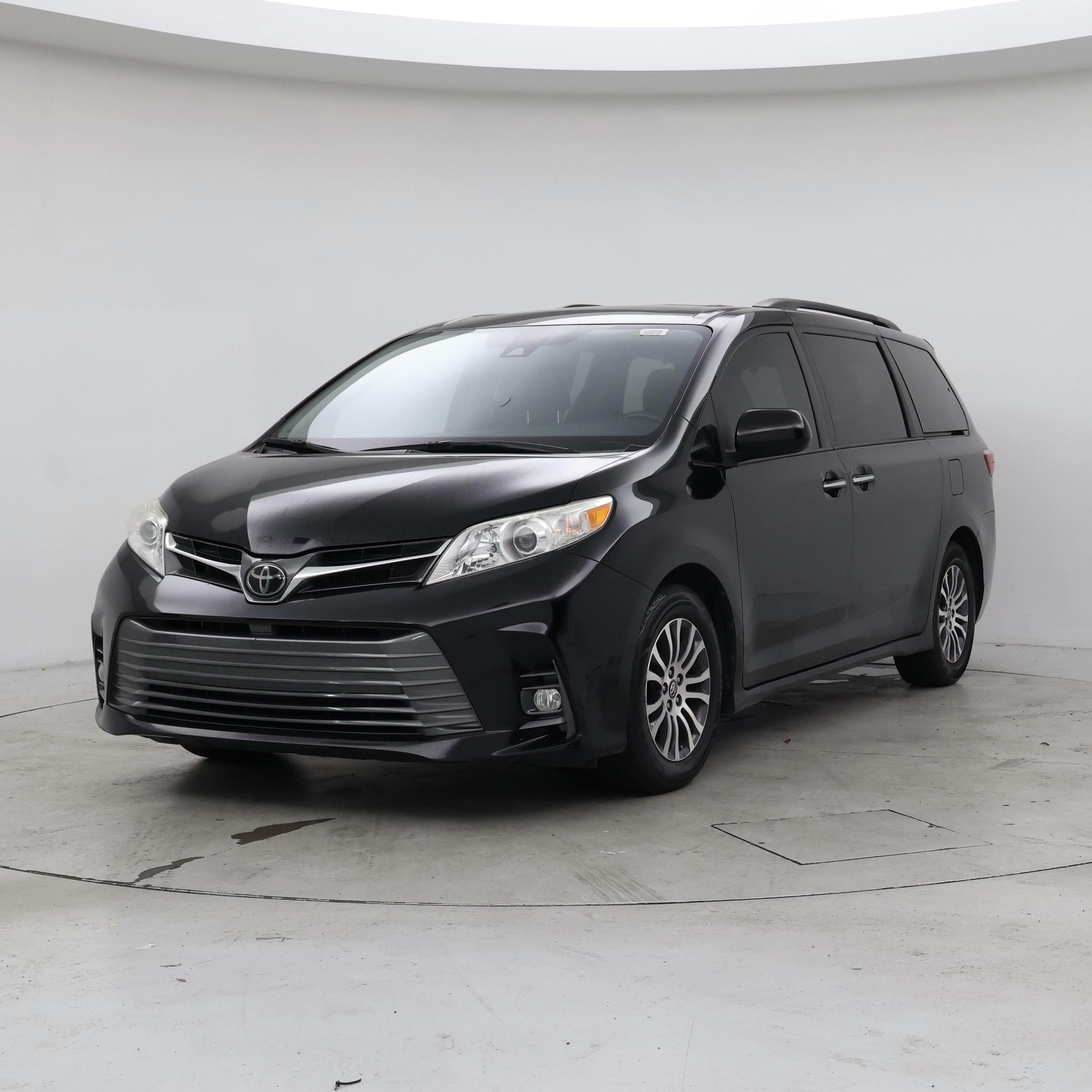 Thumbnail: 2019 Toyota Sienna - 4