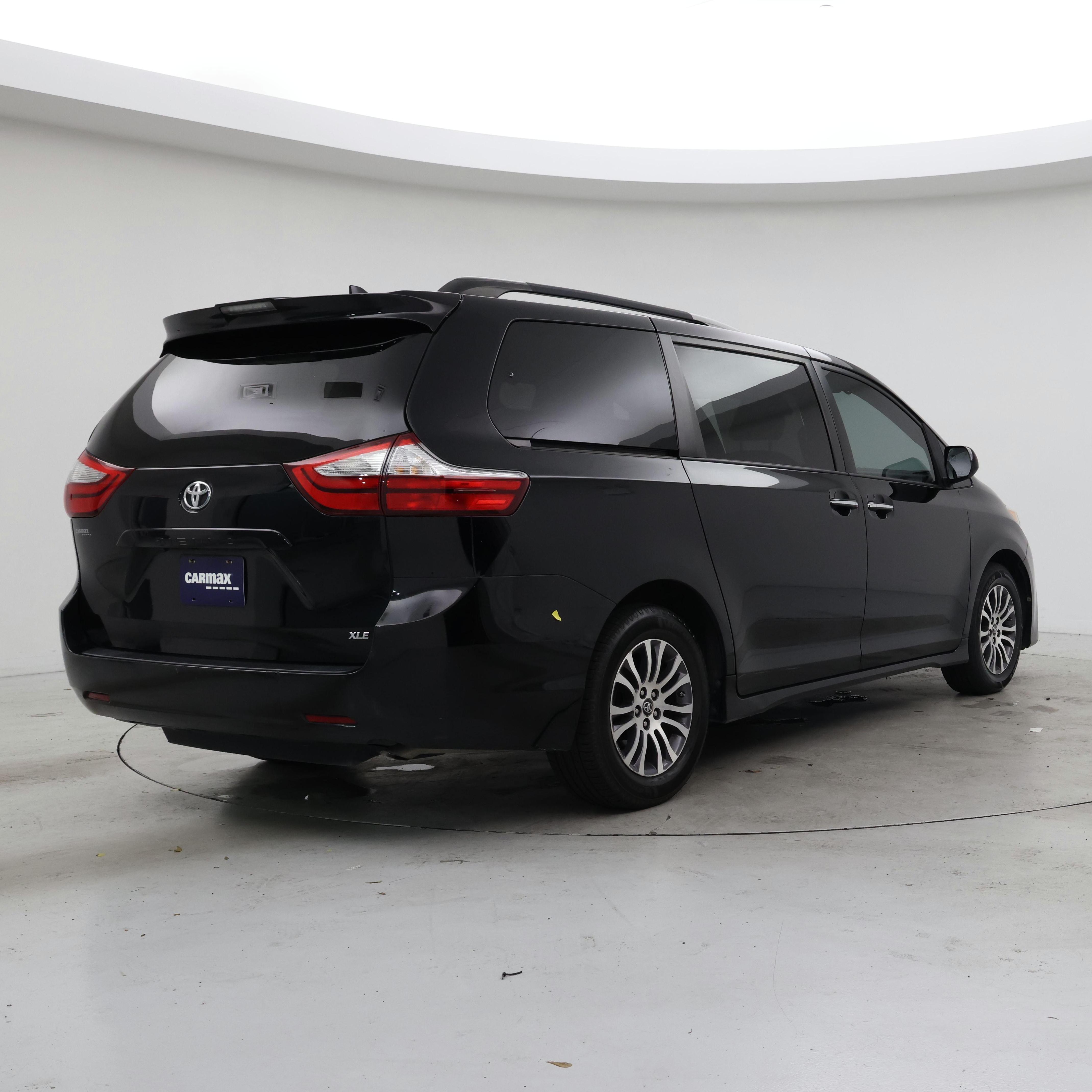Thumbnail: 2019 Toyota Sienna - 8