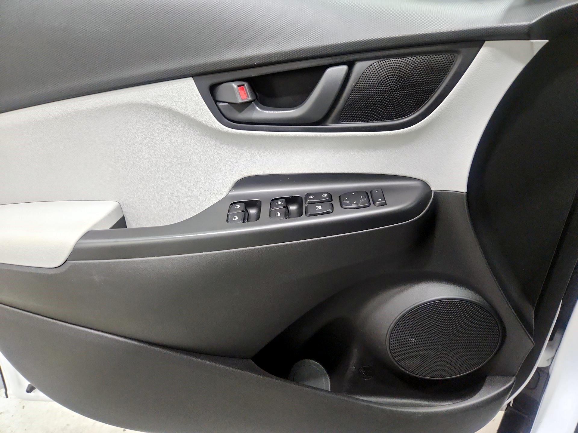 Thumbnail: 2022 Hyundai Kona - 12