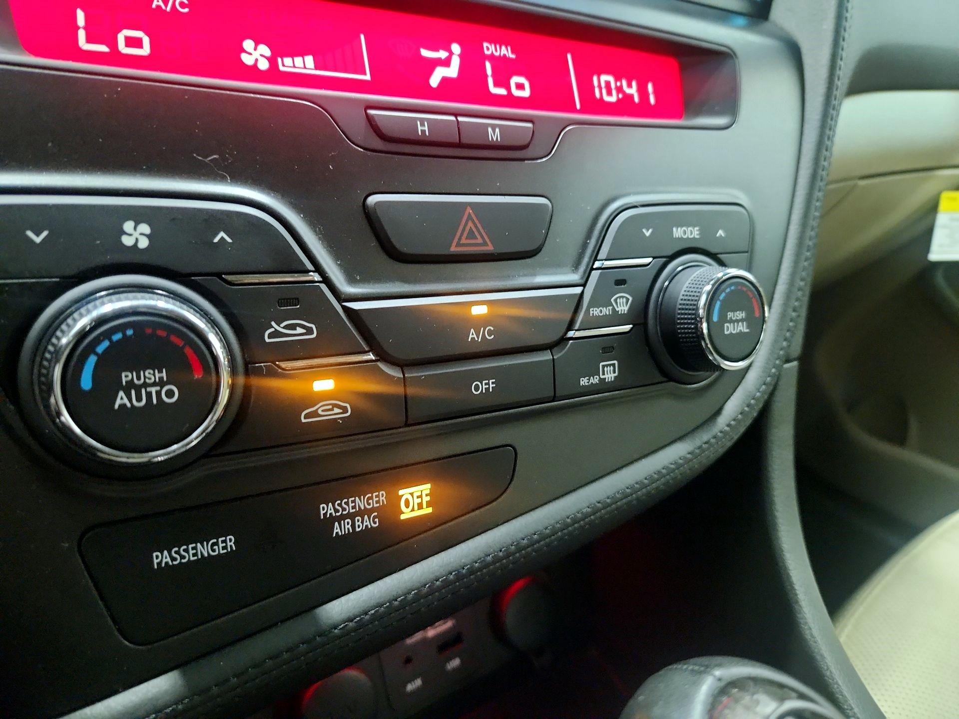 Thumbnail: 2013 Kia Optima - 16