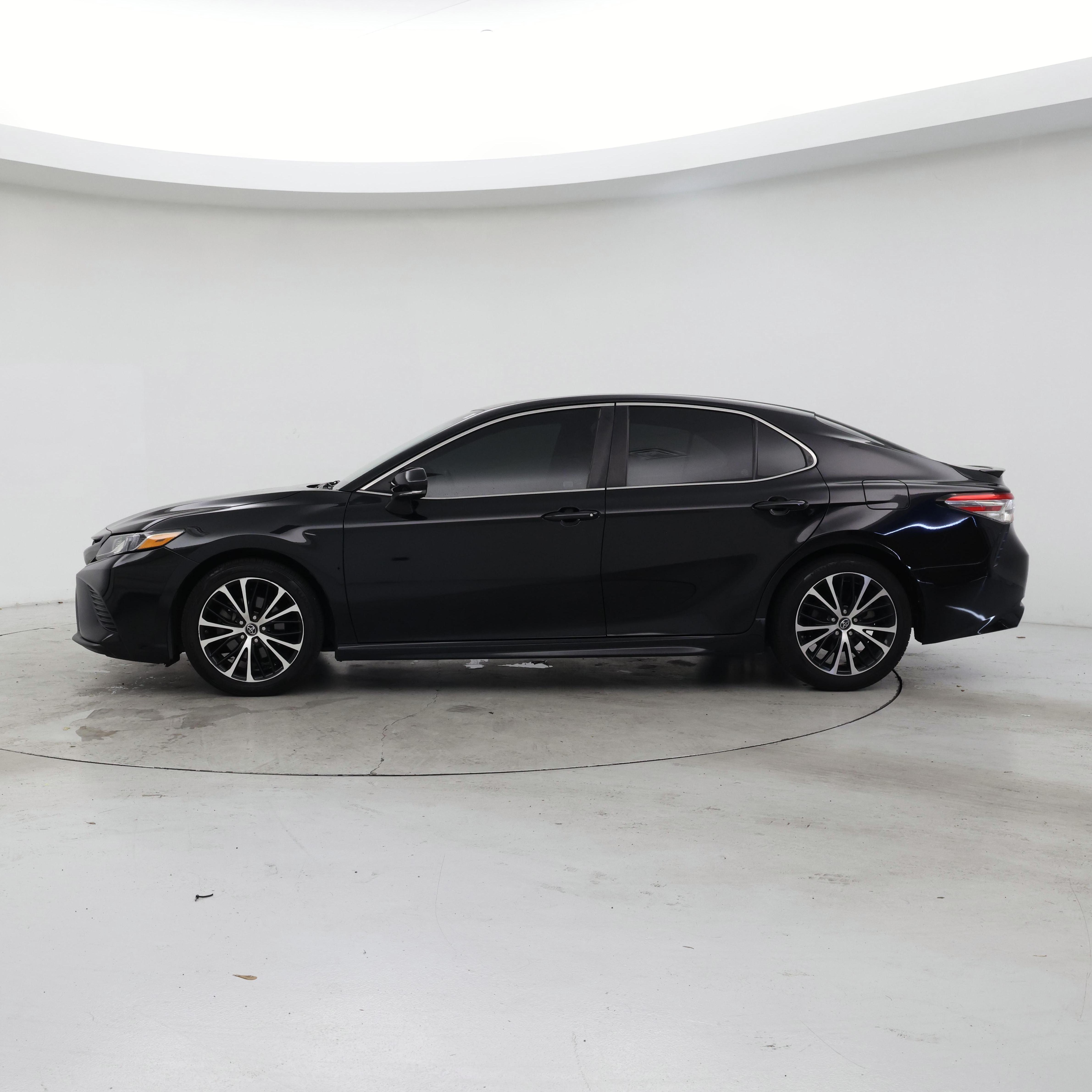 Thumbnail: 2018 Toyota Camry - 3