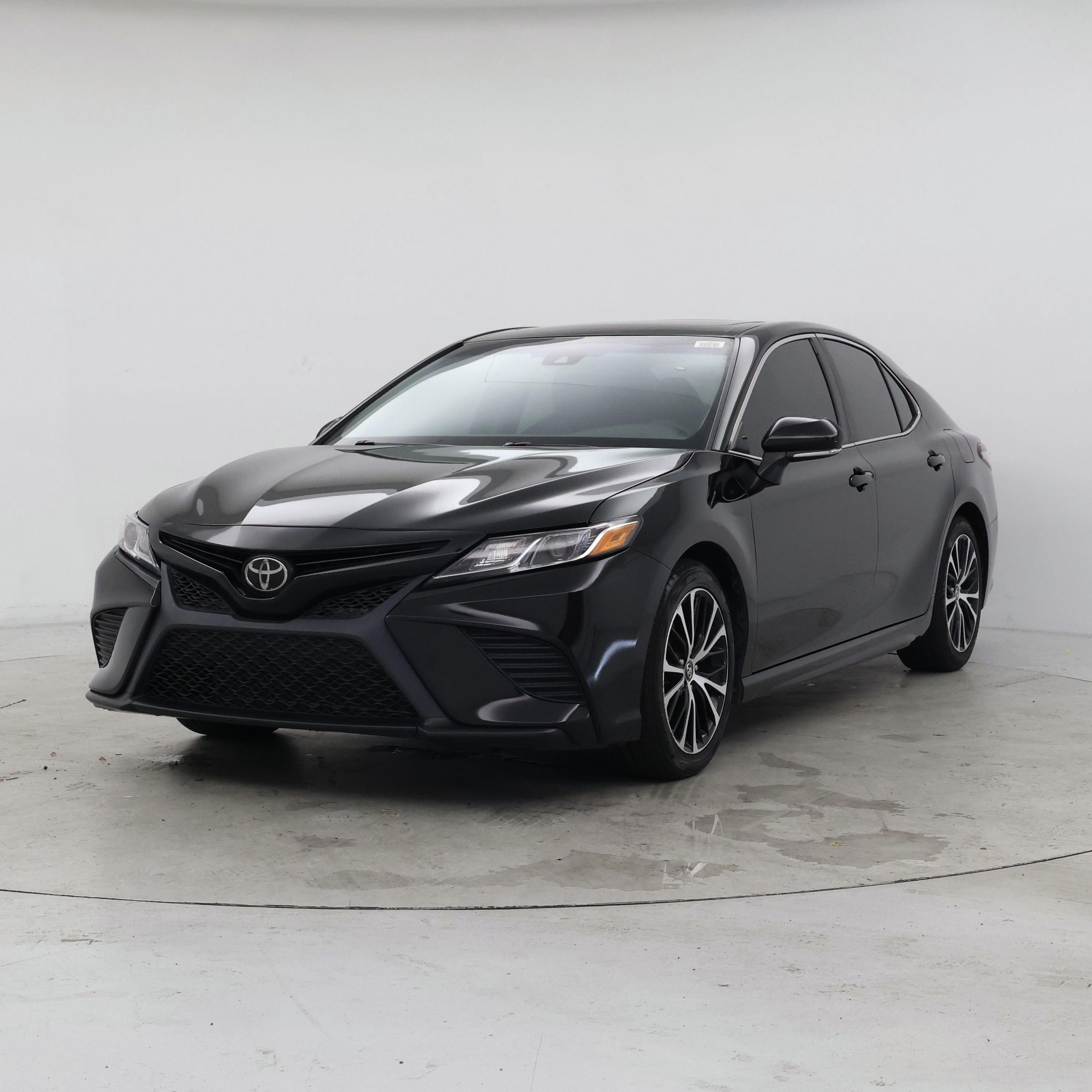 Thumbnail: 2018 Toyota Camry - 4