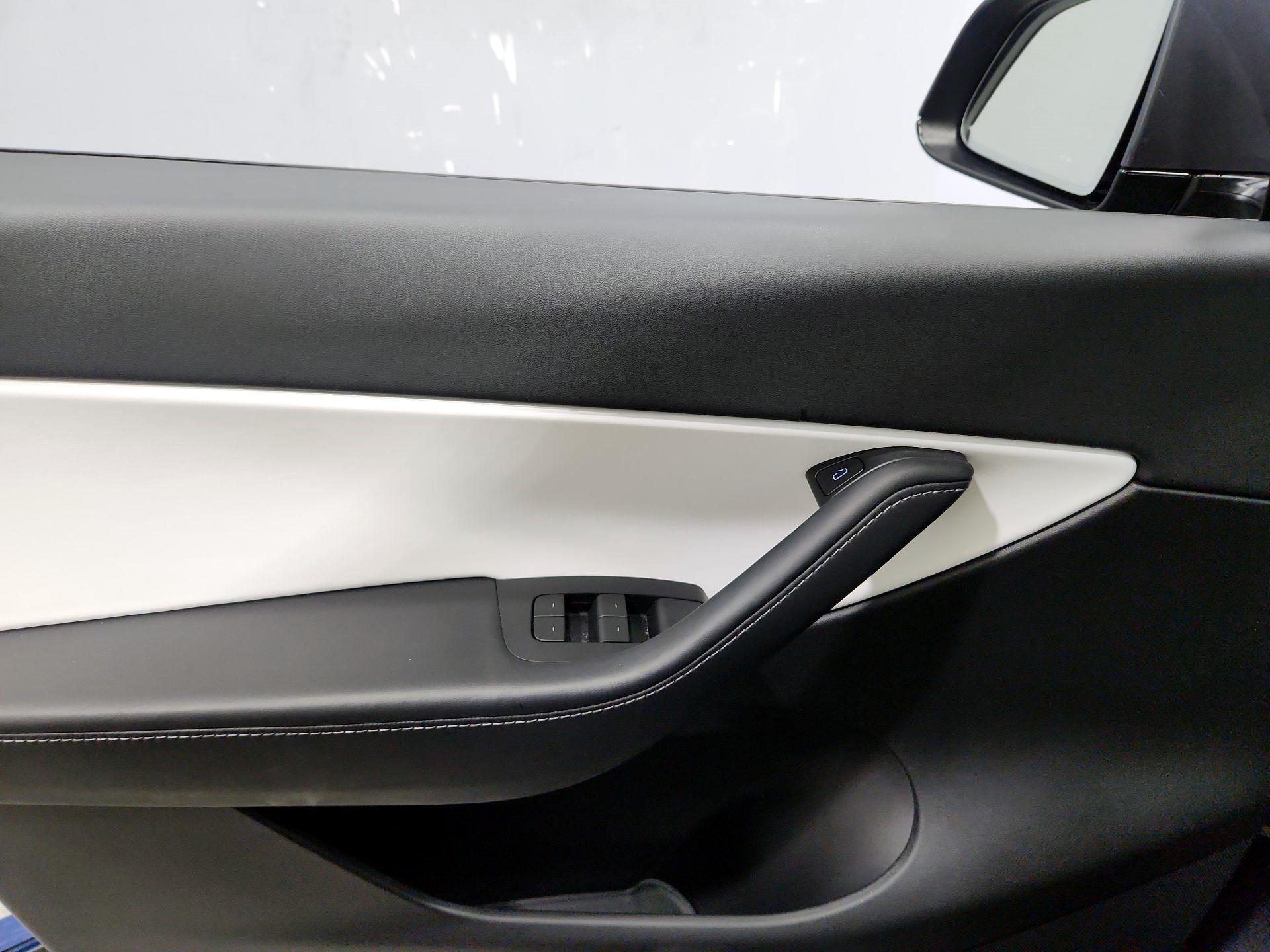 Thumbnail: 2022 Tesla Model Y - 12
