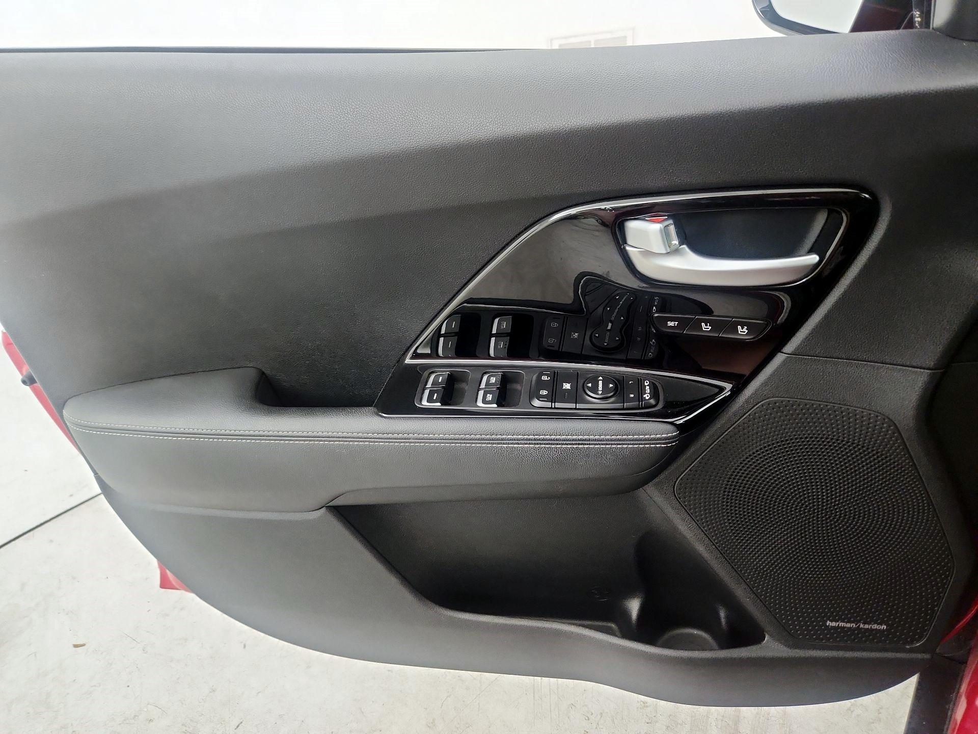 Thumbnail: 2018 Kia Niro - 12