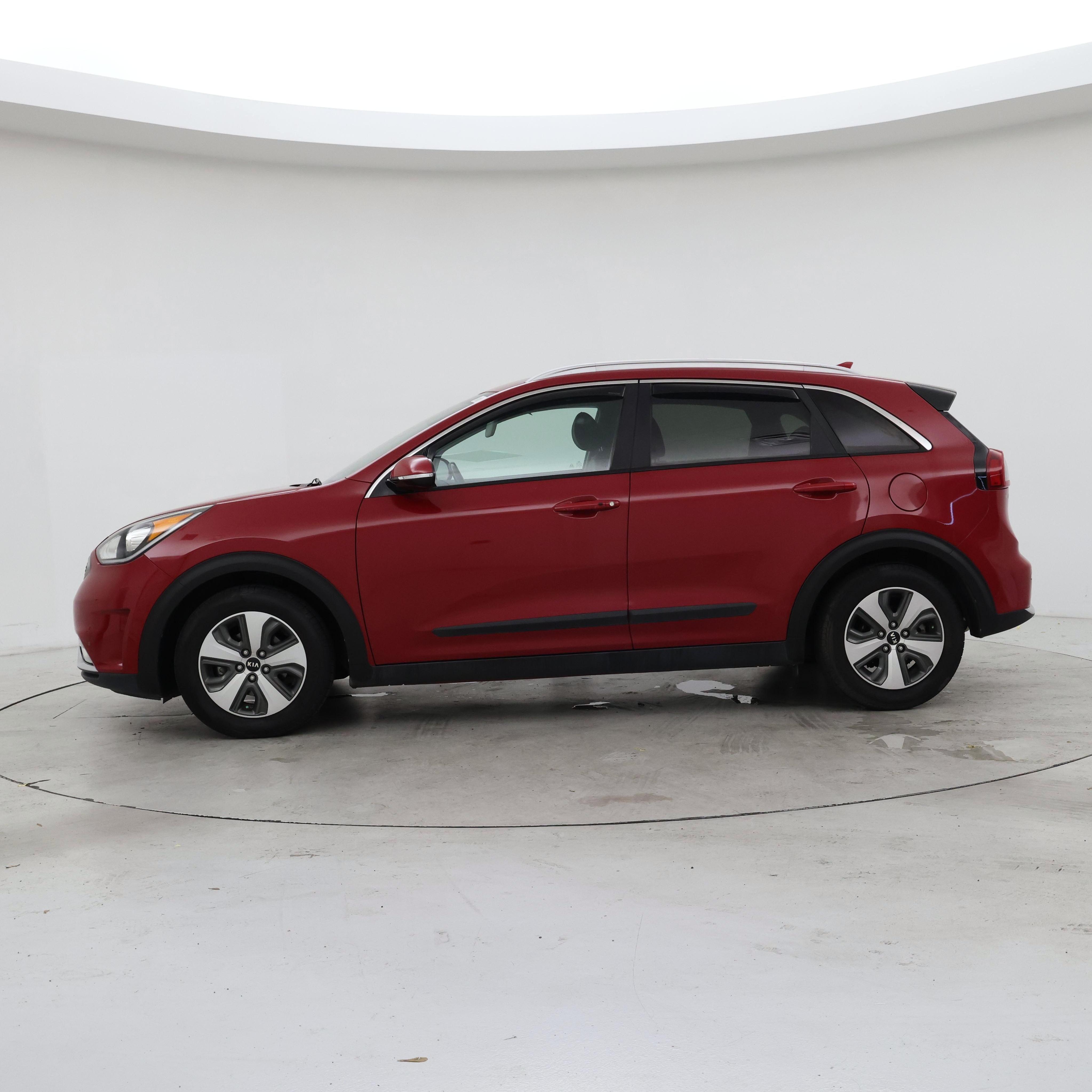 Thumbnail: 2018 Kia Niro - 3