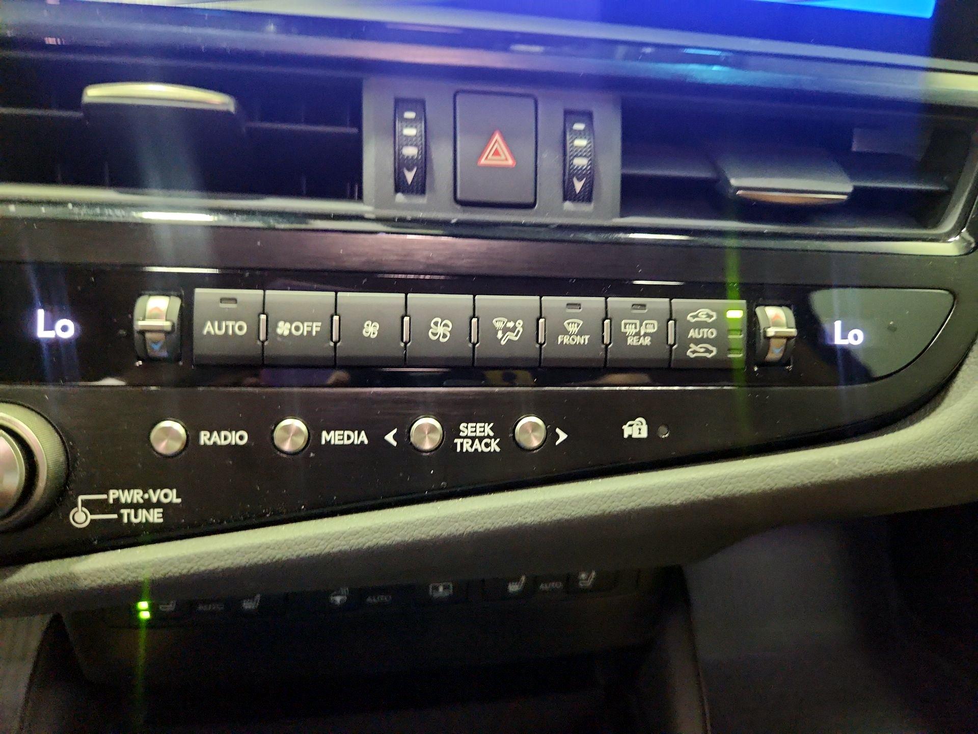 Thumbnail: 2025 Lexus ES - 16