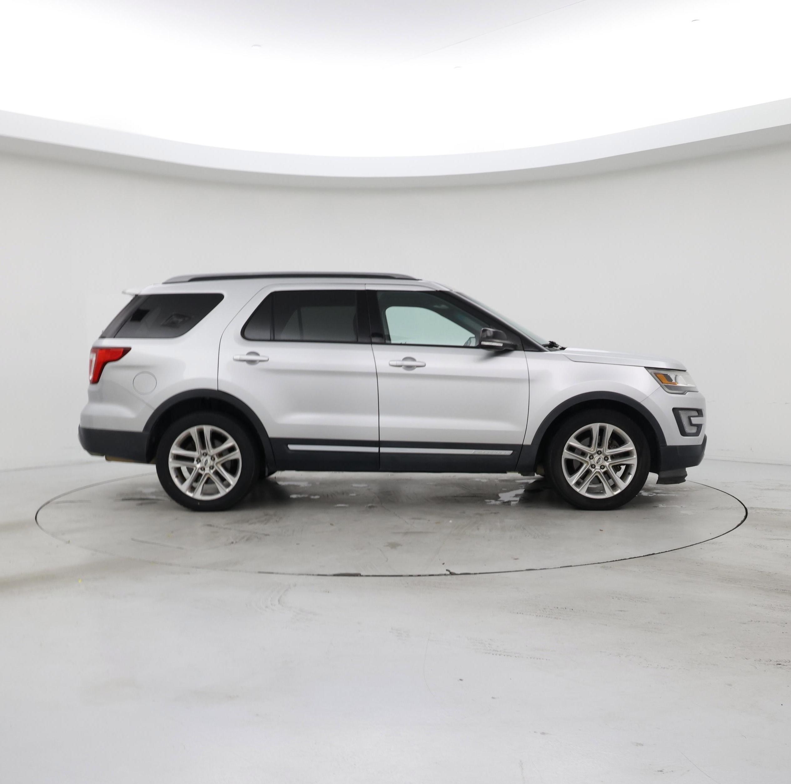 Thumbnail: 2016 Ford Explorer - 7
