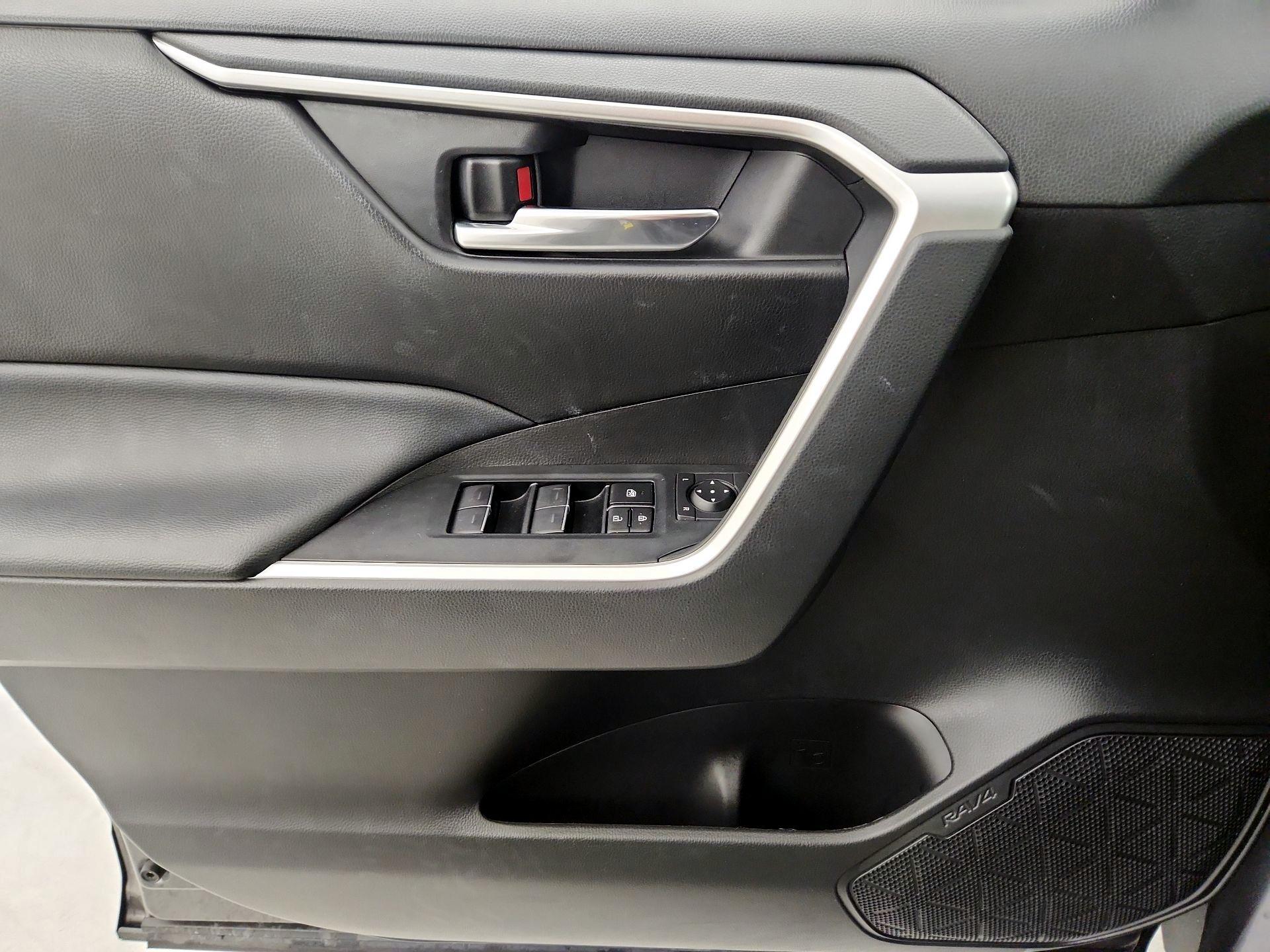 Thumbnail: 2023 Toyota RAV4 - 12