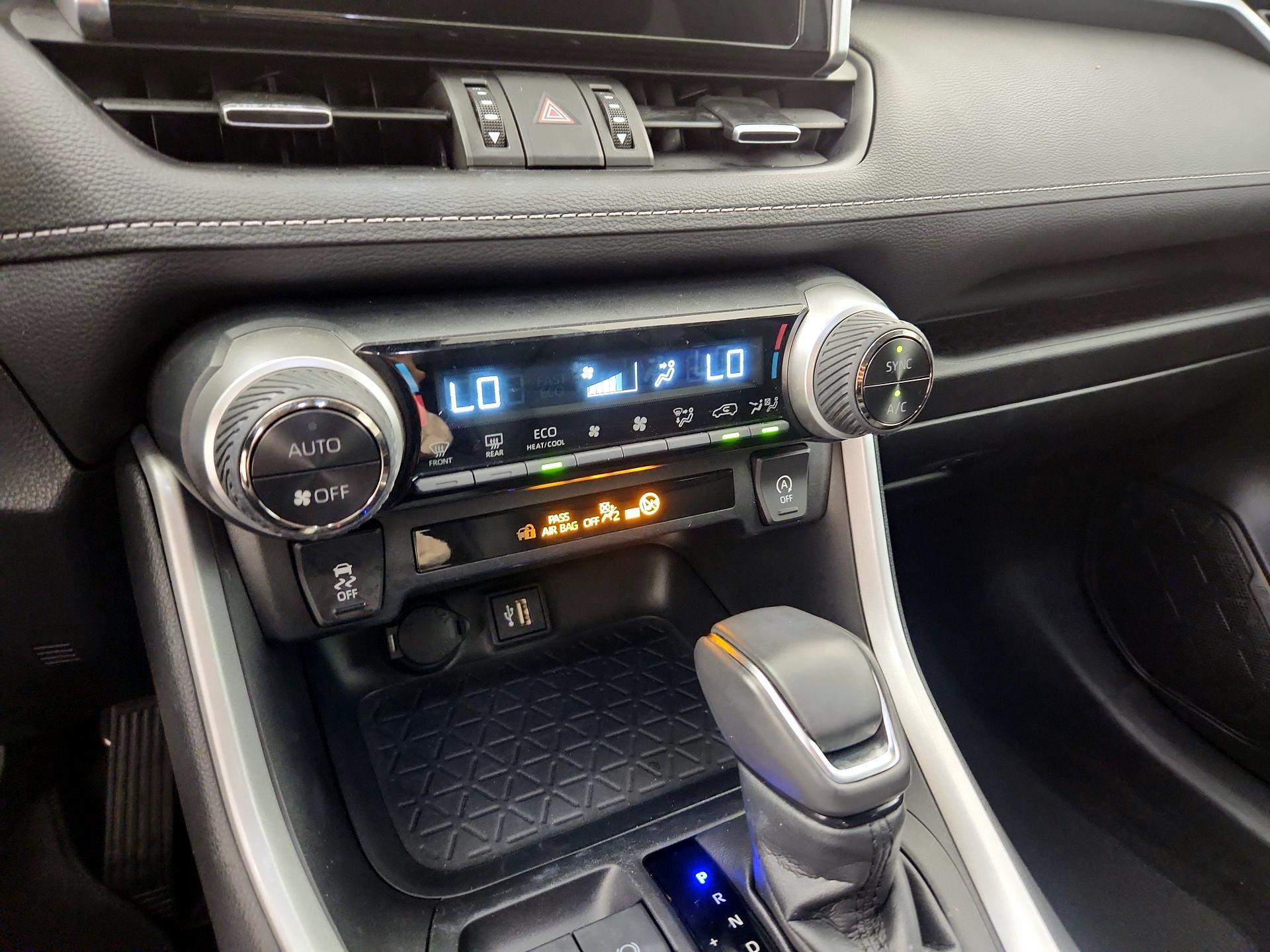 Thumbnail: 2023 Toyota RAV4 - 17