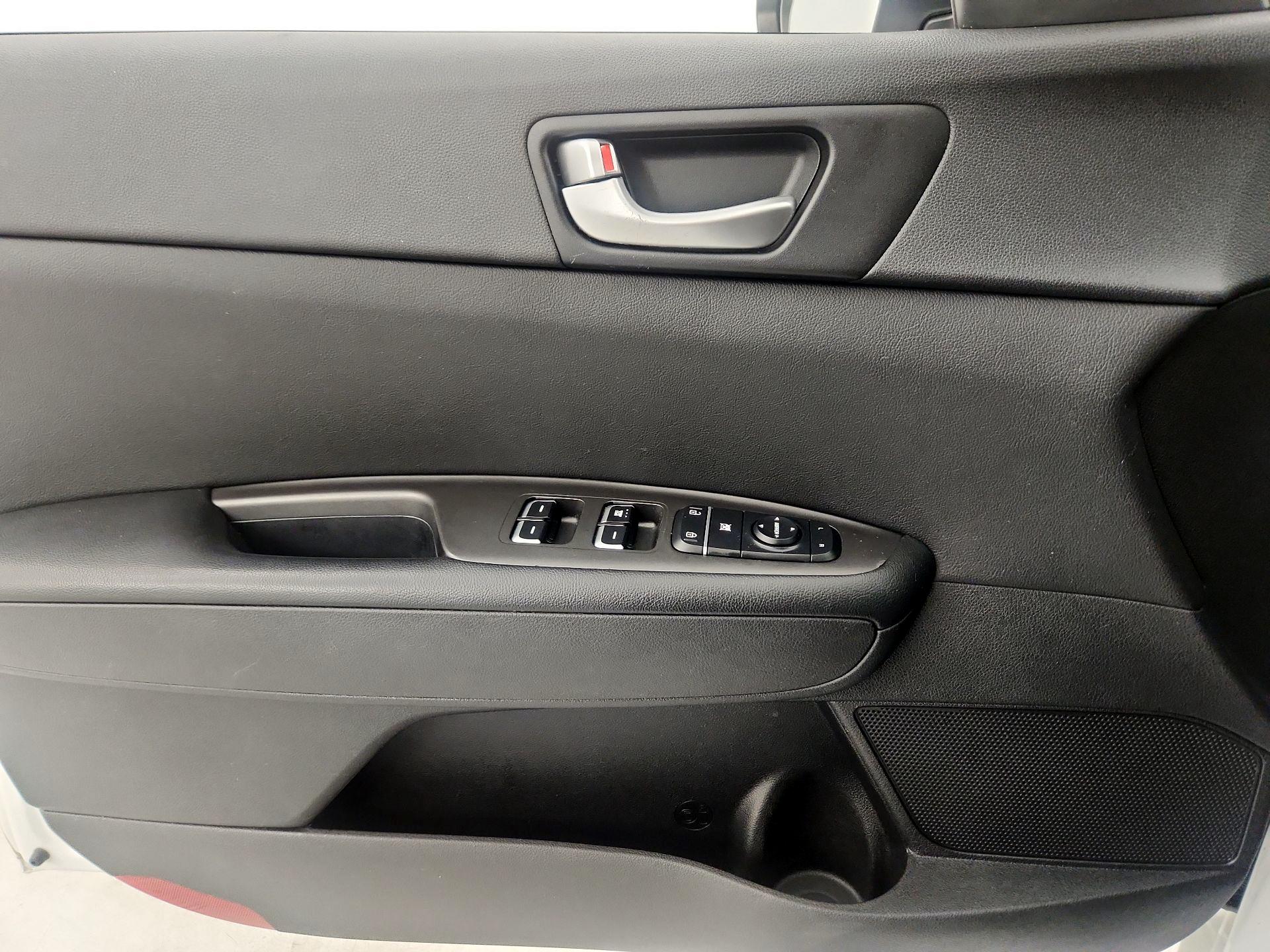 Thumbnail: 2016 Kia Optima - 12