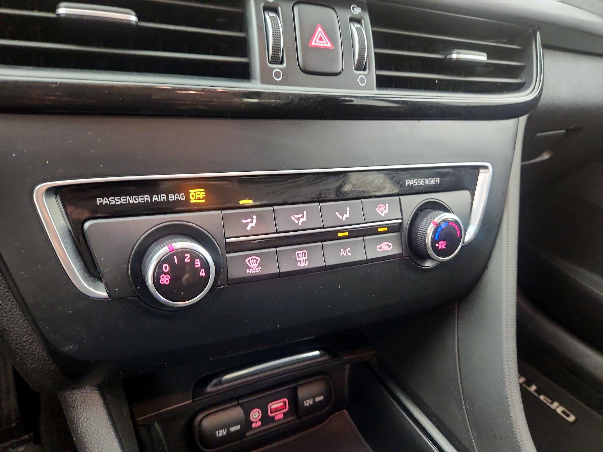 Thumbnail: 2016 Kia Optima - 16