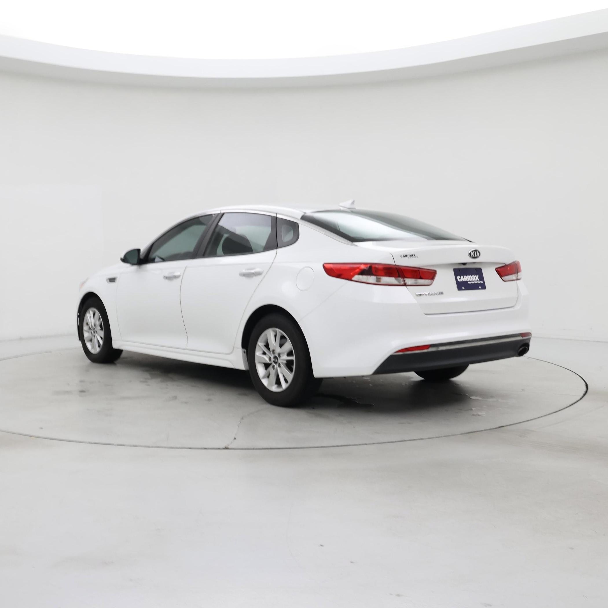 Thumbnail: 2016 Kia Optima - 2