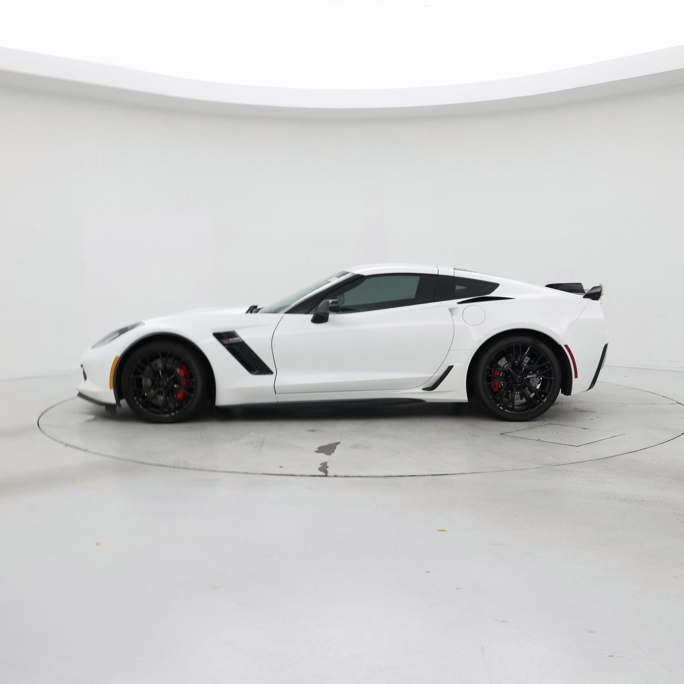 Thumbnail: 2017 Chevrolet Corvette - 3