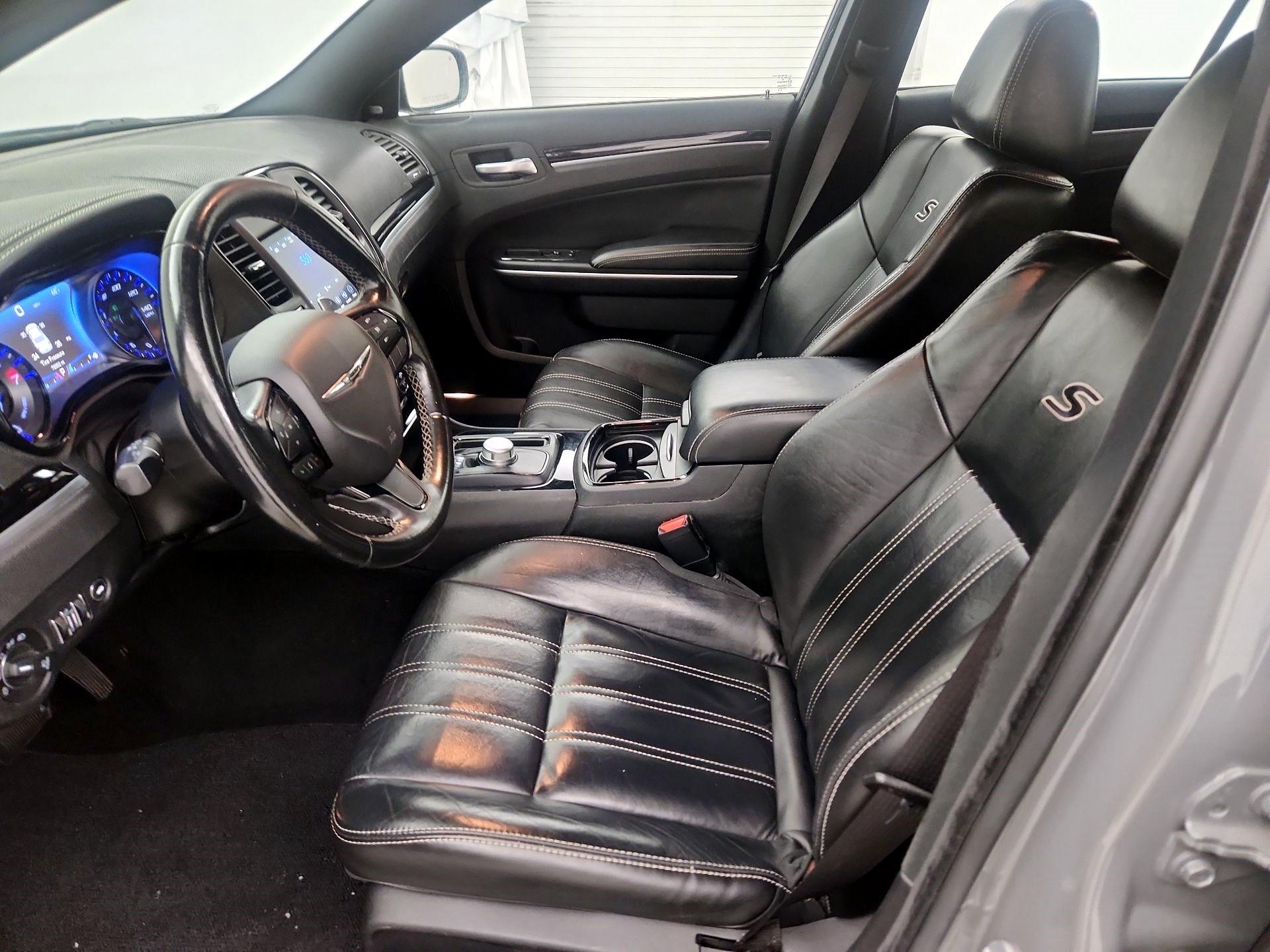 Thumbnail: 2019 Chrysler 300 - 11