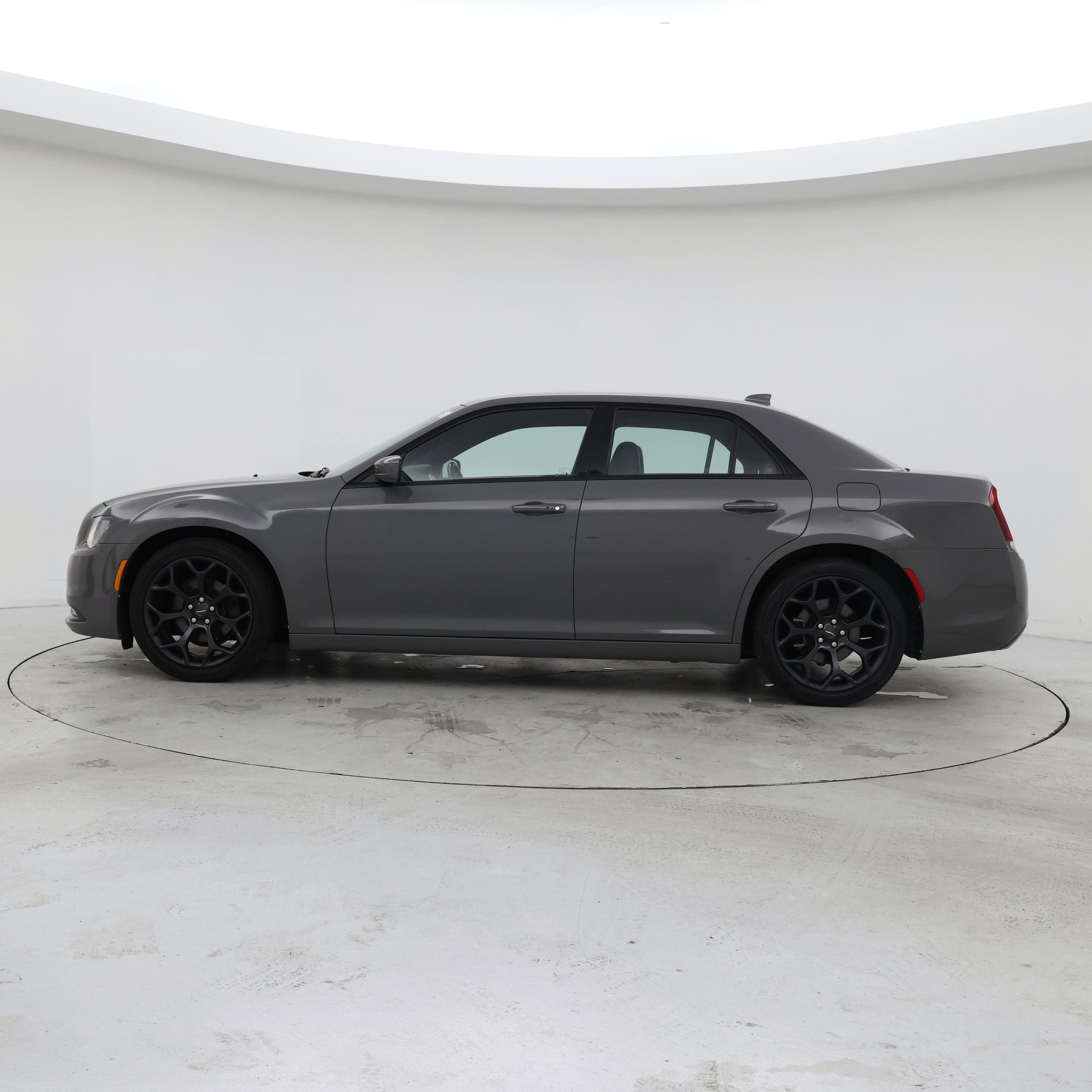 Thumbnail: 2019 Chrysler 300 - 3