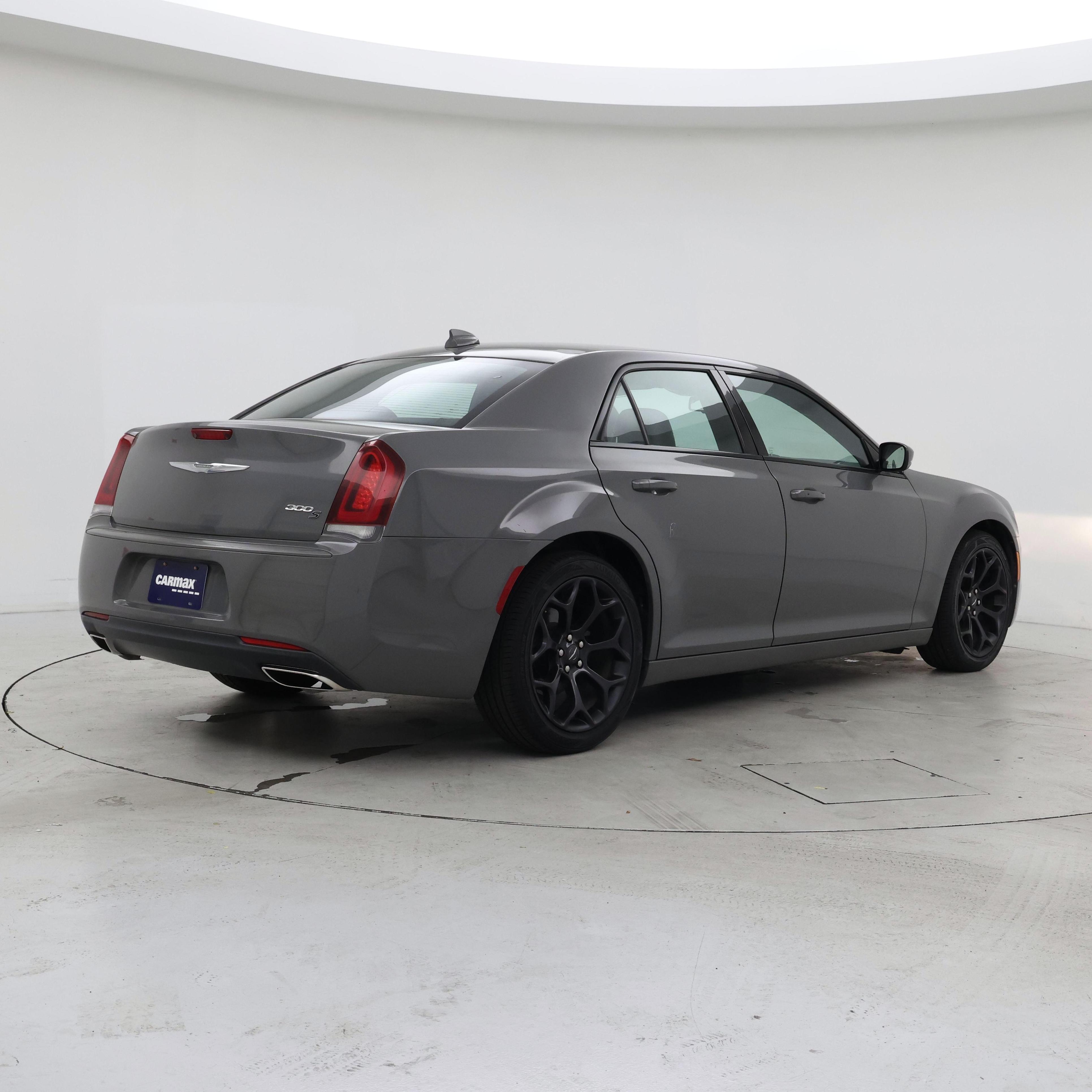 Thumbnail: 2019 Chrysler 300 - 8