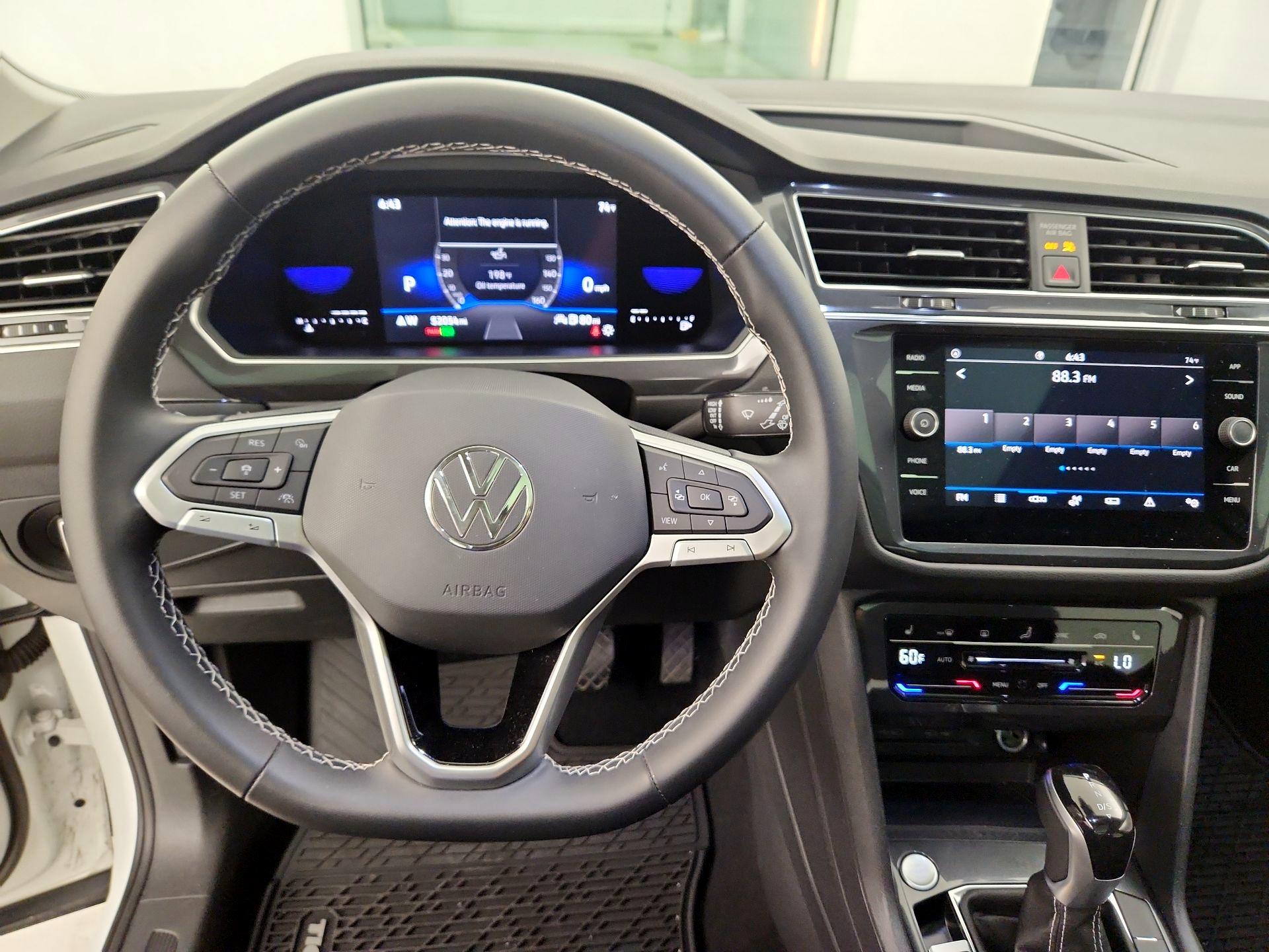 Thumbnail: 2023 Volkswagen Tiguan - 9