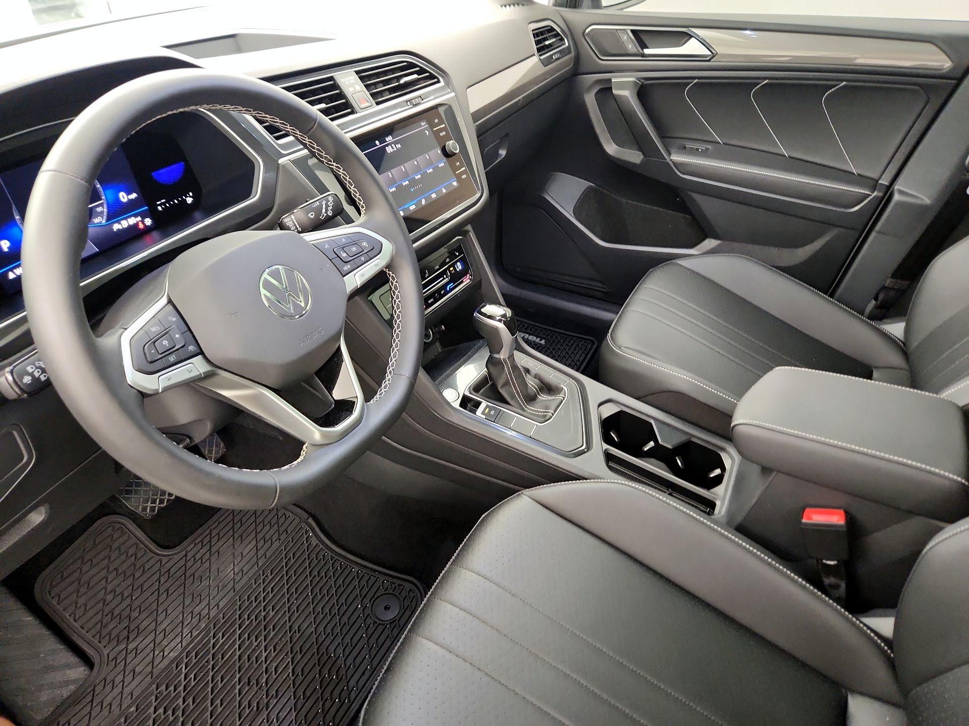Thumbnail: 2023 Volkswagen Tiguan - 11
