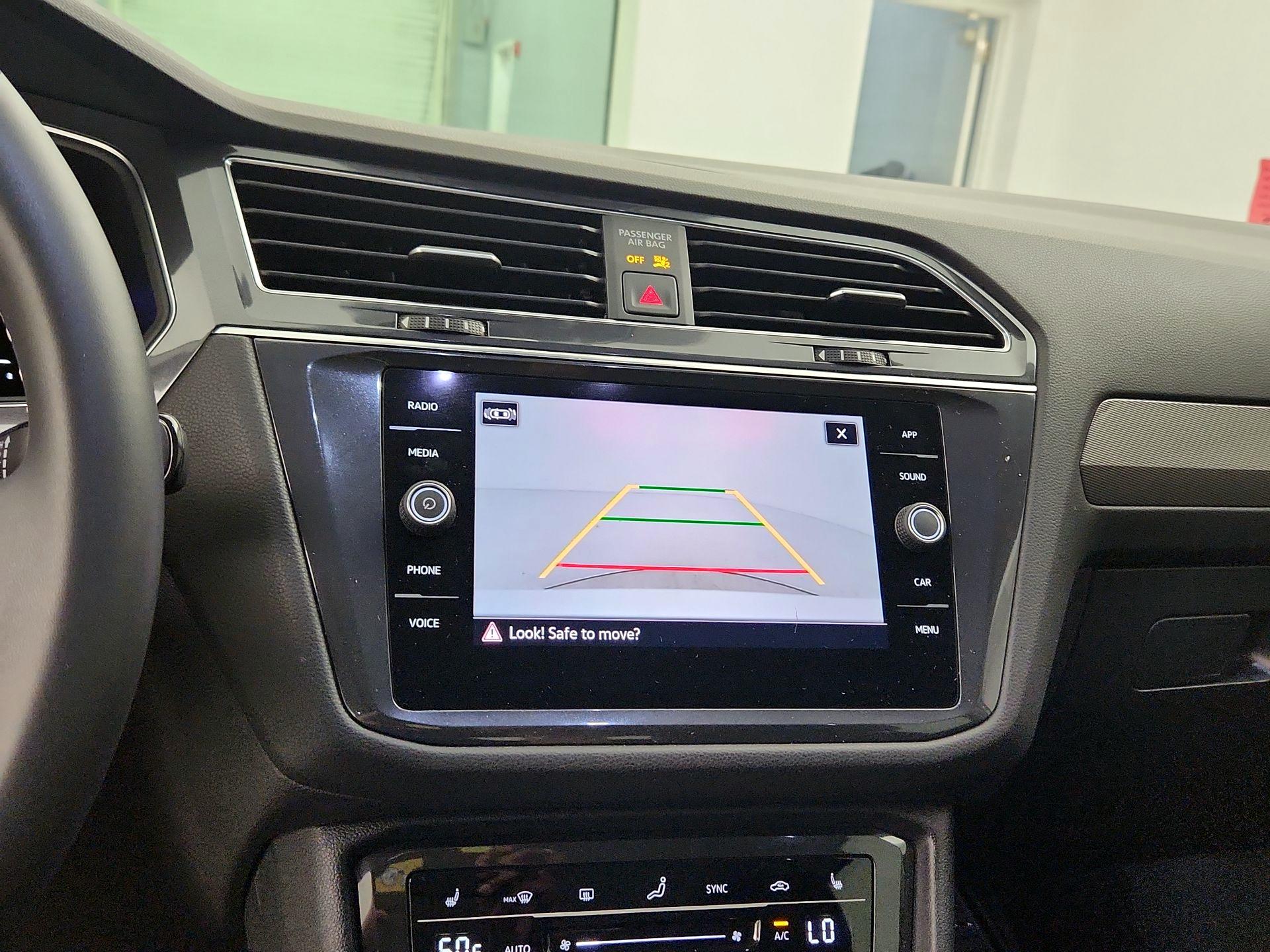 Thumbnail: 2023 Volkswagen Tiguan - 14