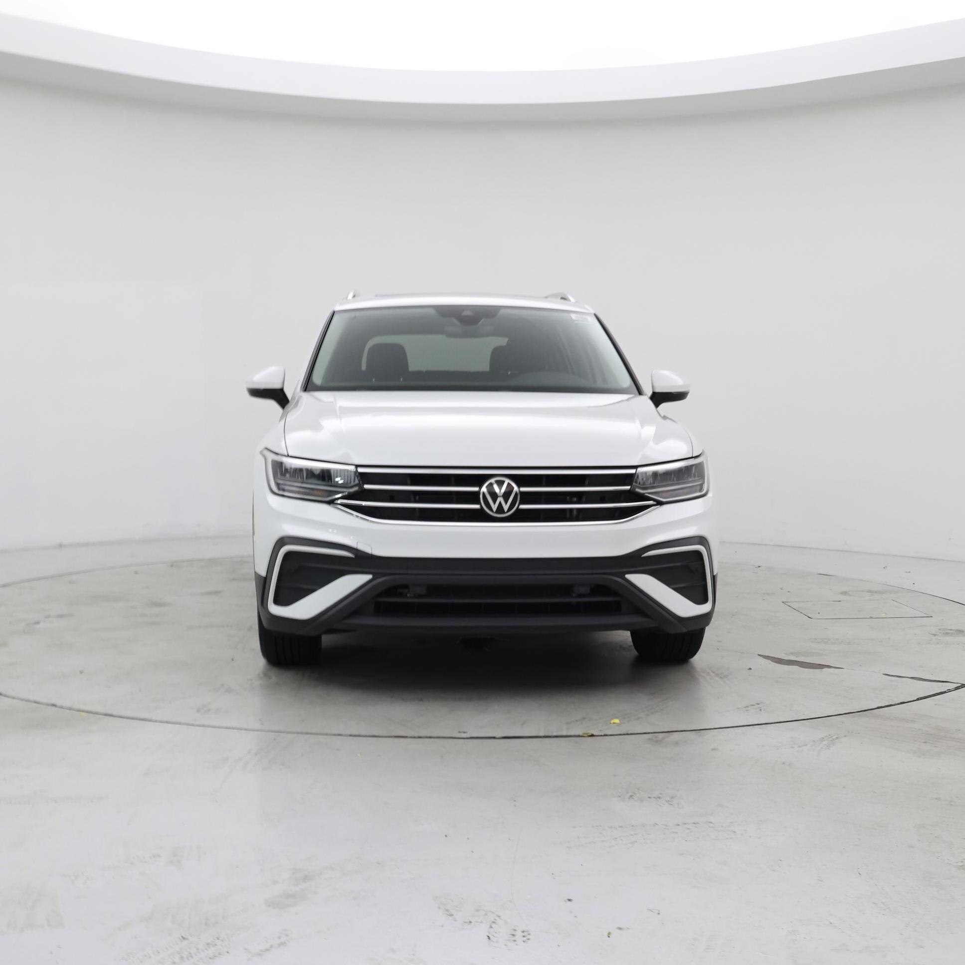 Thumbnail: 2023 Volkswagen Tiguan - 5