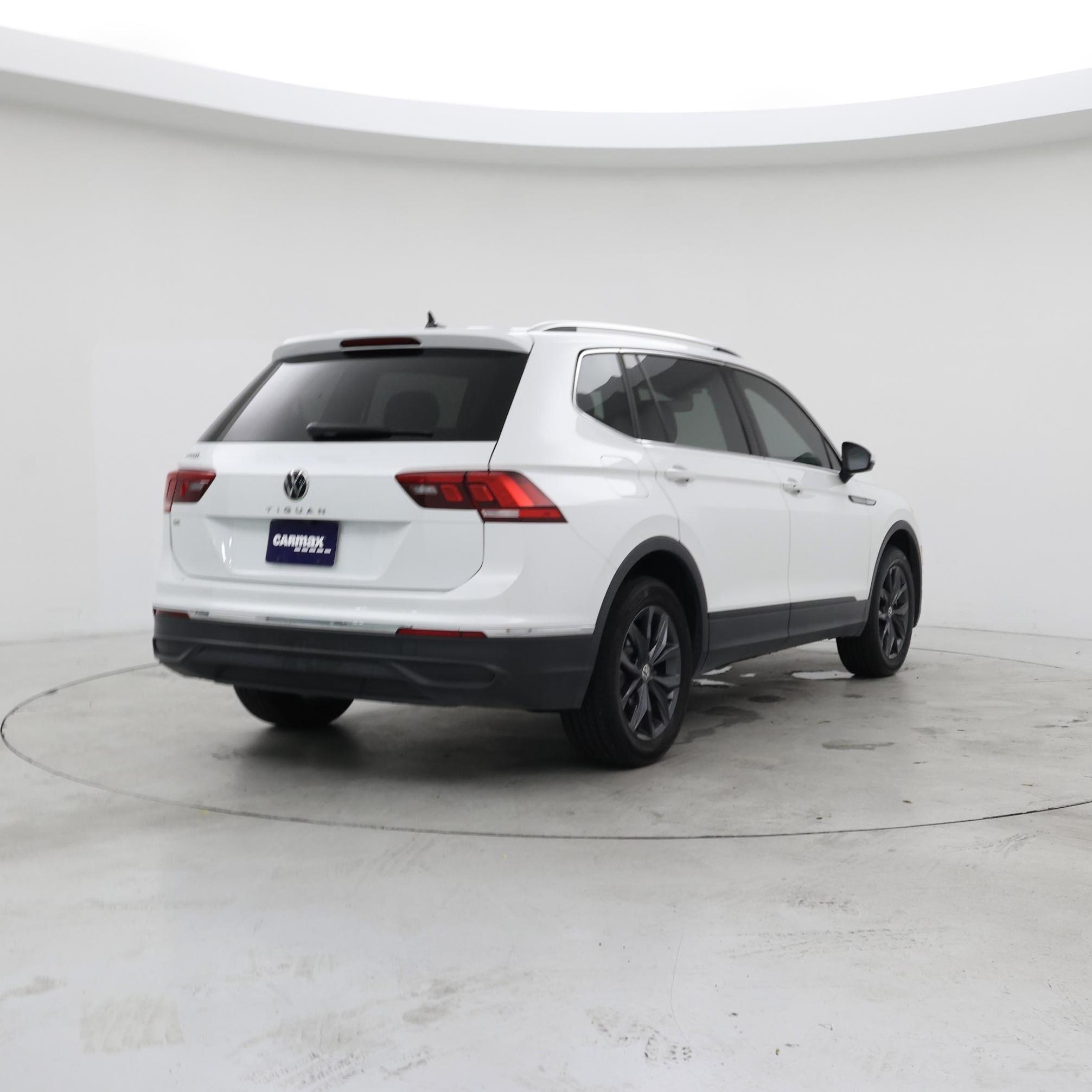Thumbnail: 2023 Volkswagen Tiguan - 8