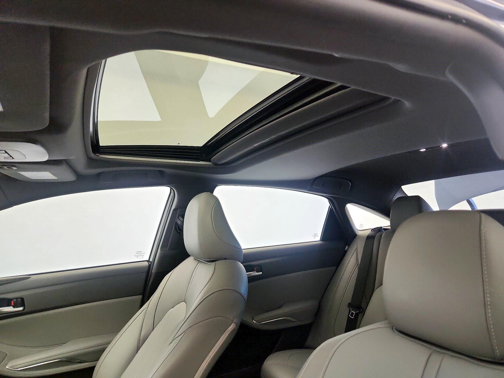 Thumbnail: 2019 Toyota Avalon - 17