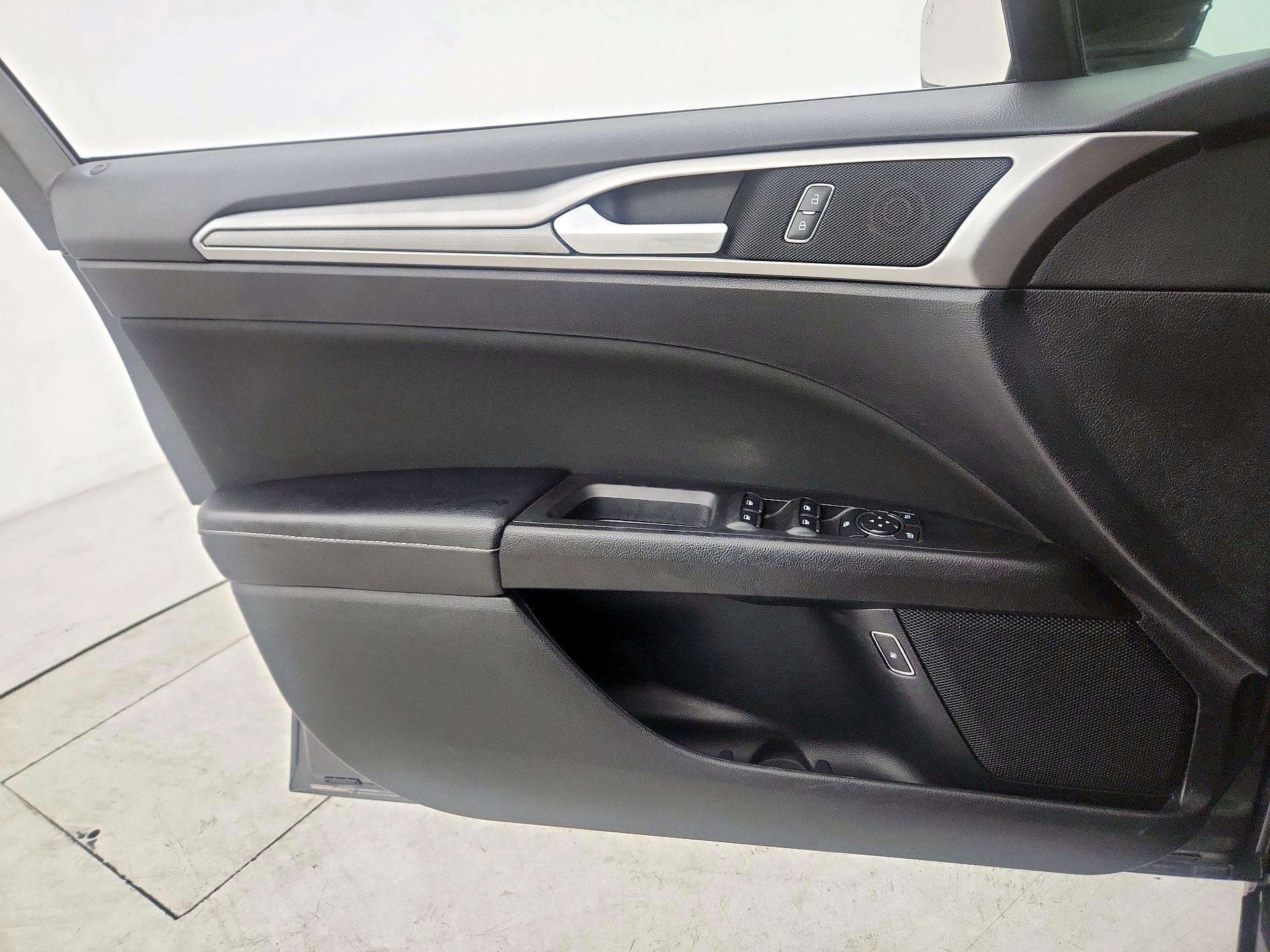 Thumbnail: 2019 Ford Fusion - 12