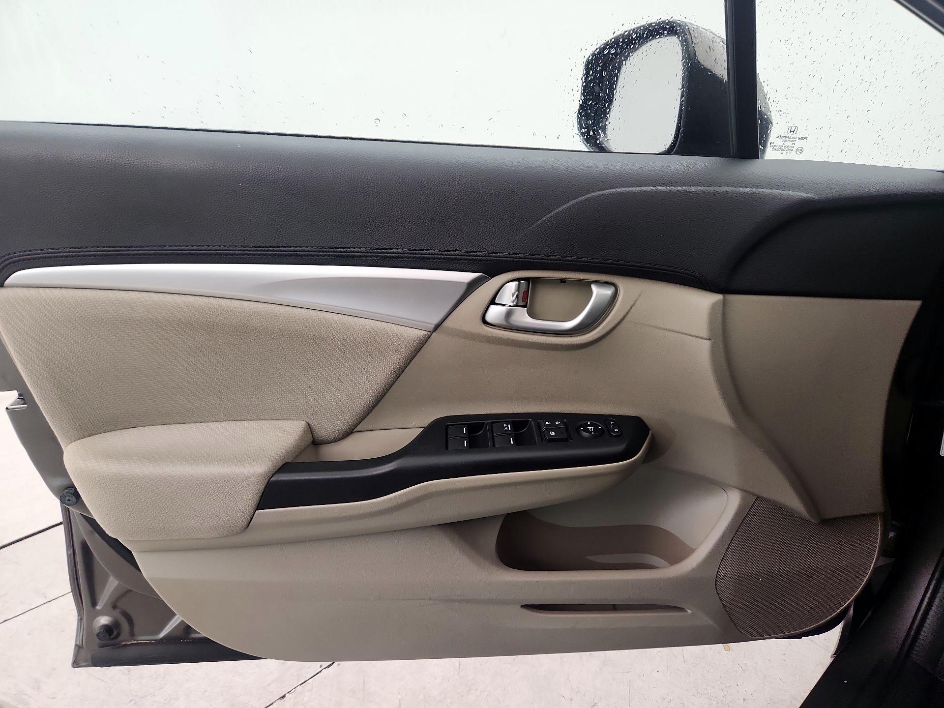 Thumbnail: 2013 Honda Civic - 10