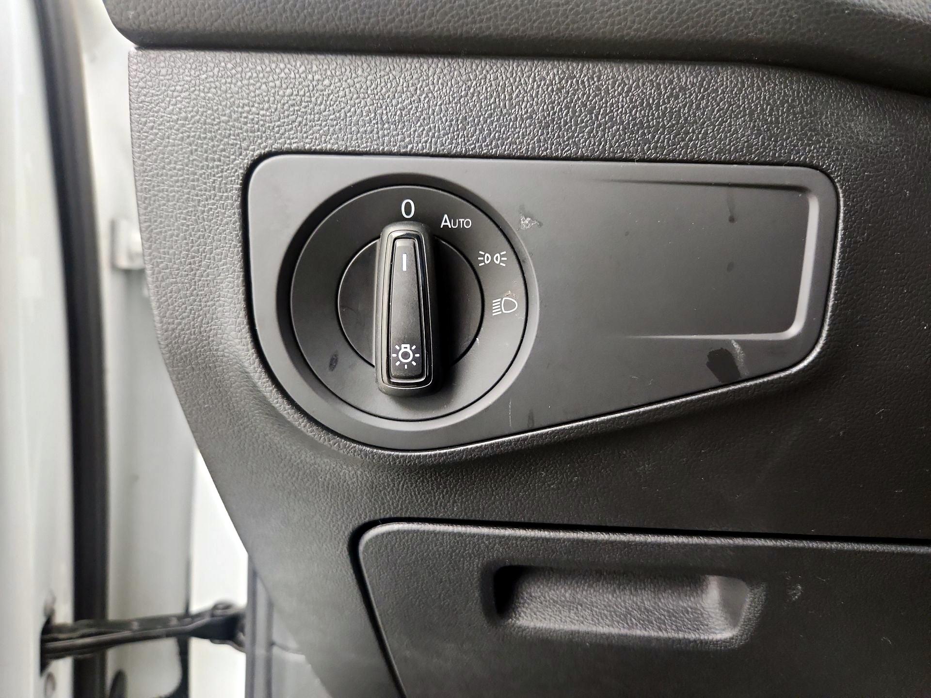 Thumbnail: 2021 Volkswagen Tiguan - 13