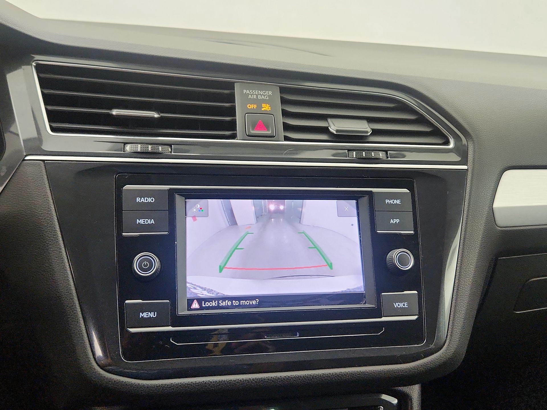 Thumbnail: 2021 Volkswagen Tiguan - 14