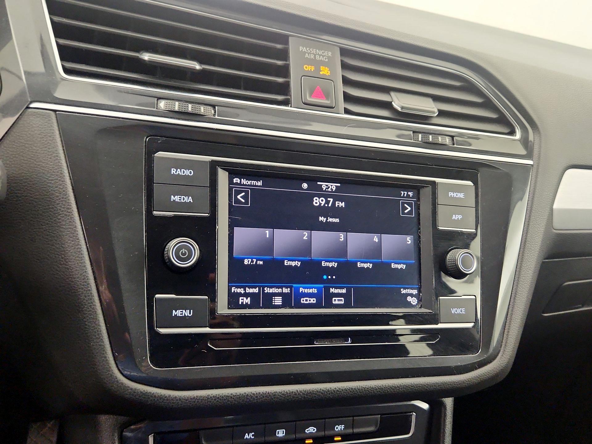 Thumbnail: 2021 Volkswagen Tiguan - 15