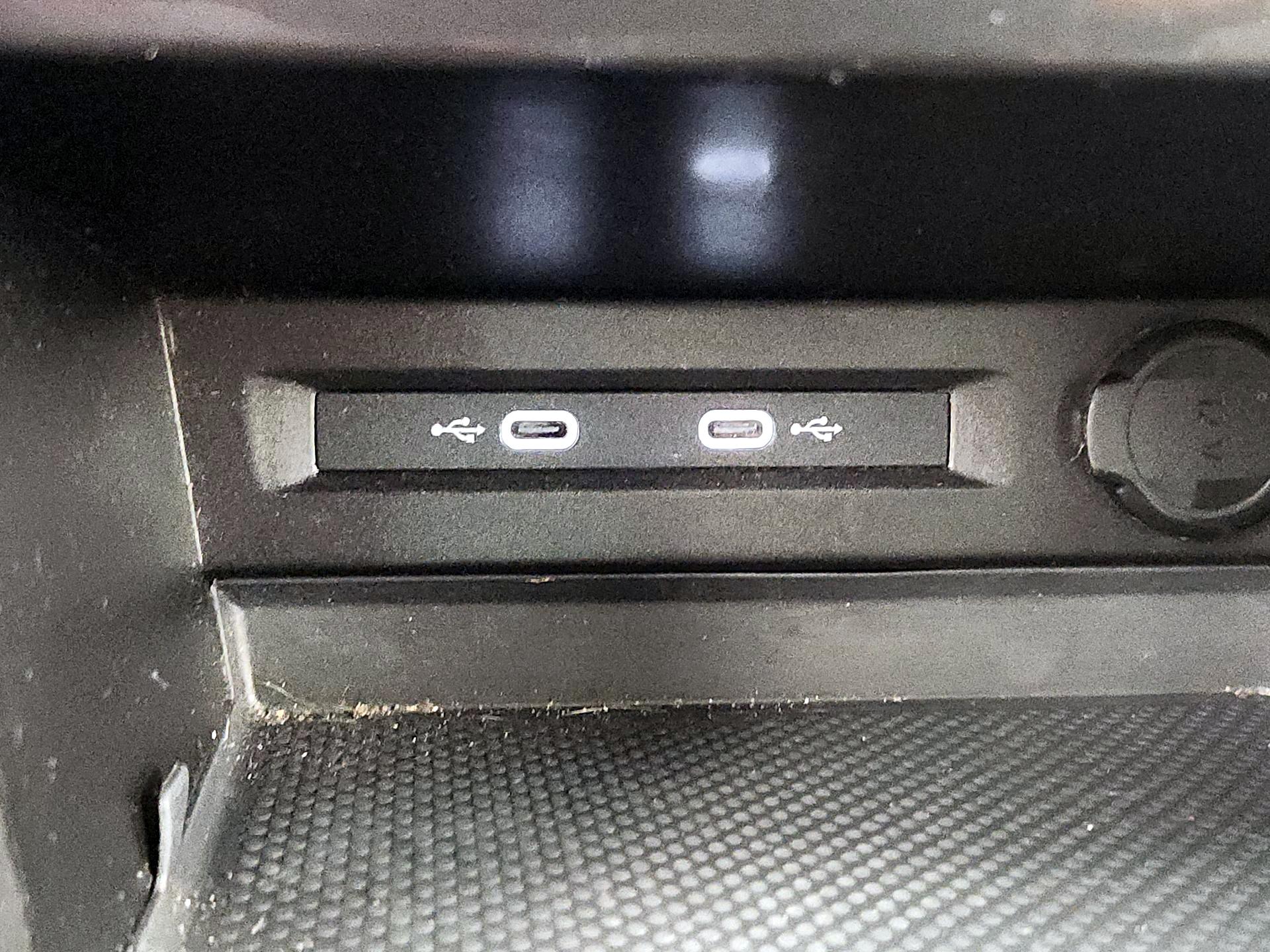 Thumbnail: 2021 Volkswagen Tiguan - 18