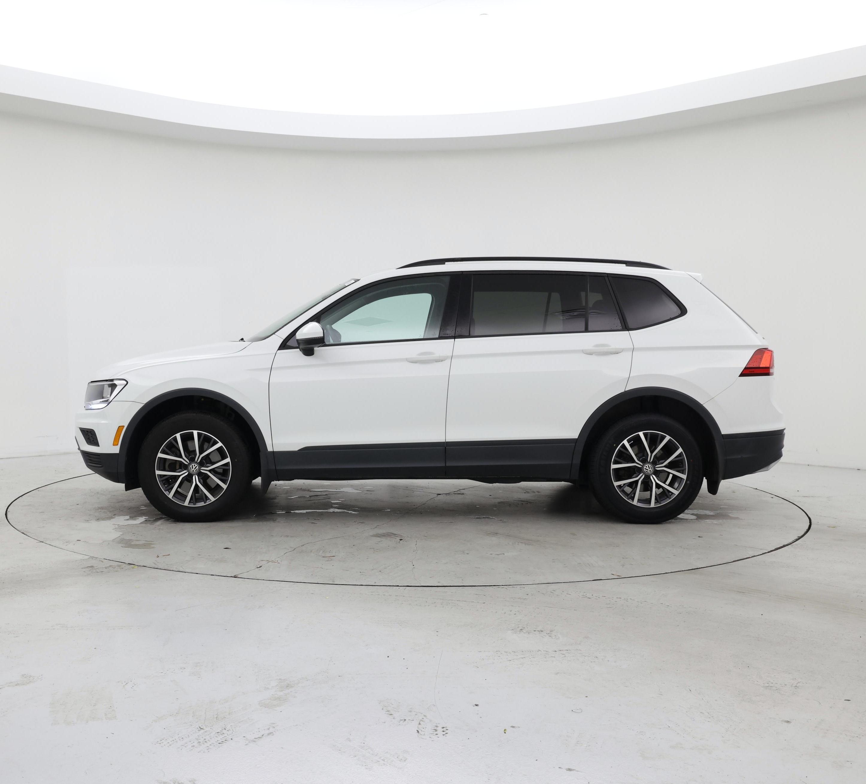 Thumbnail: 2021 Volkswagen Tiguan - 3