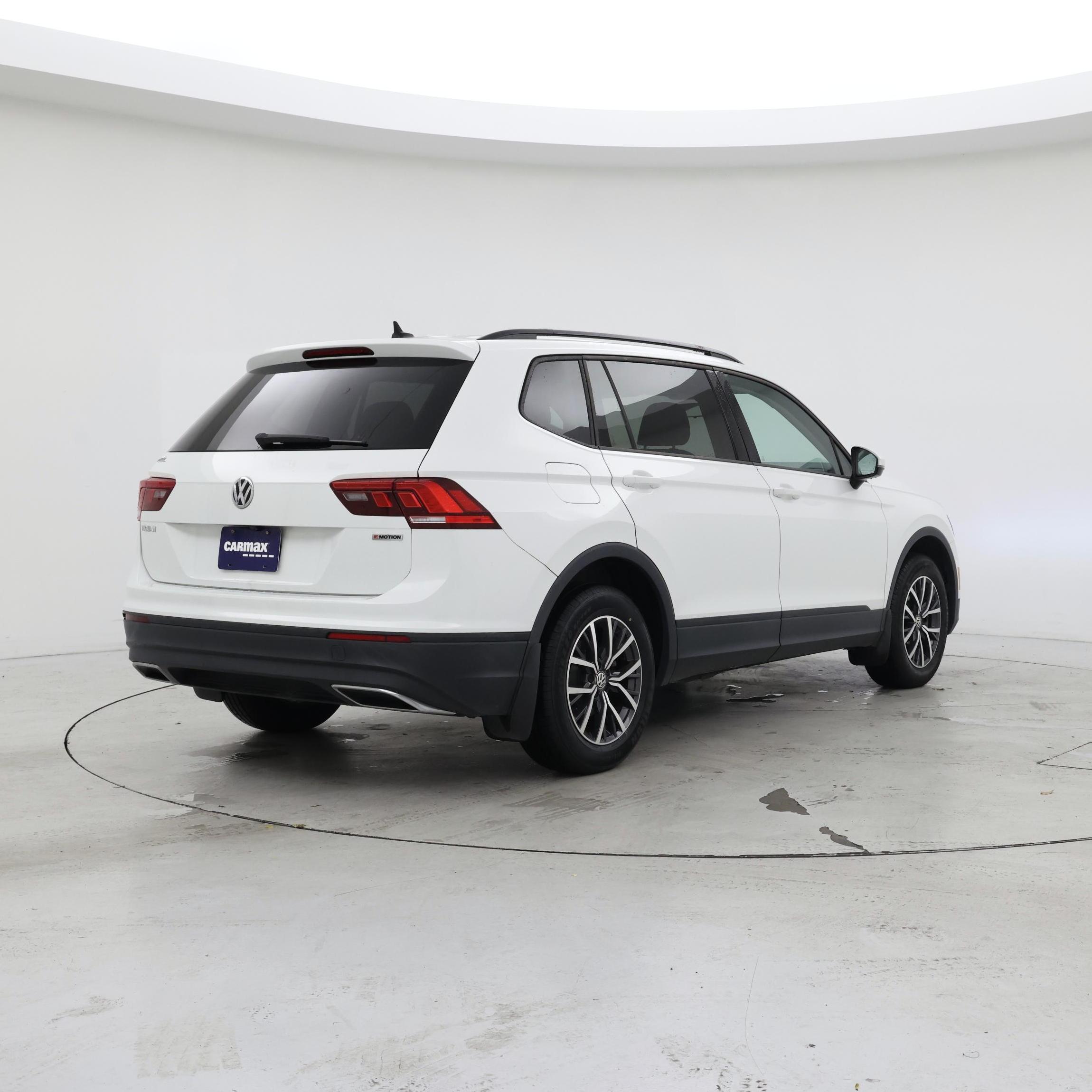 Thumbnail: 2021 Volkswagen Tiguan - 8