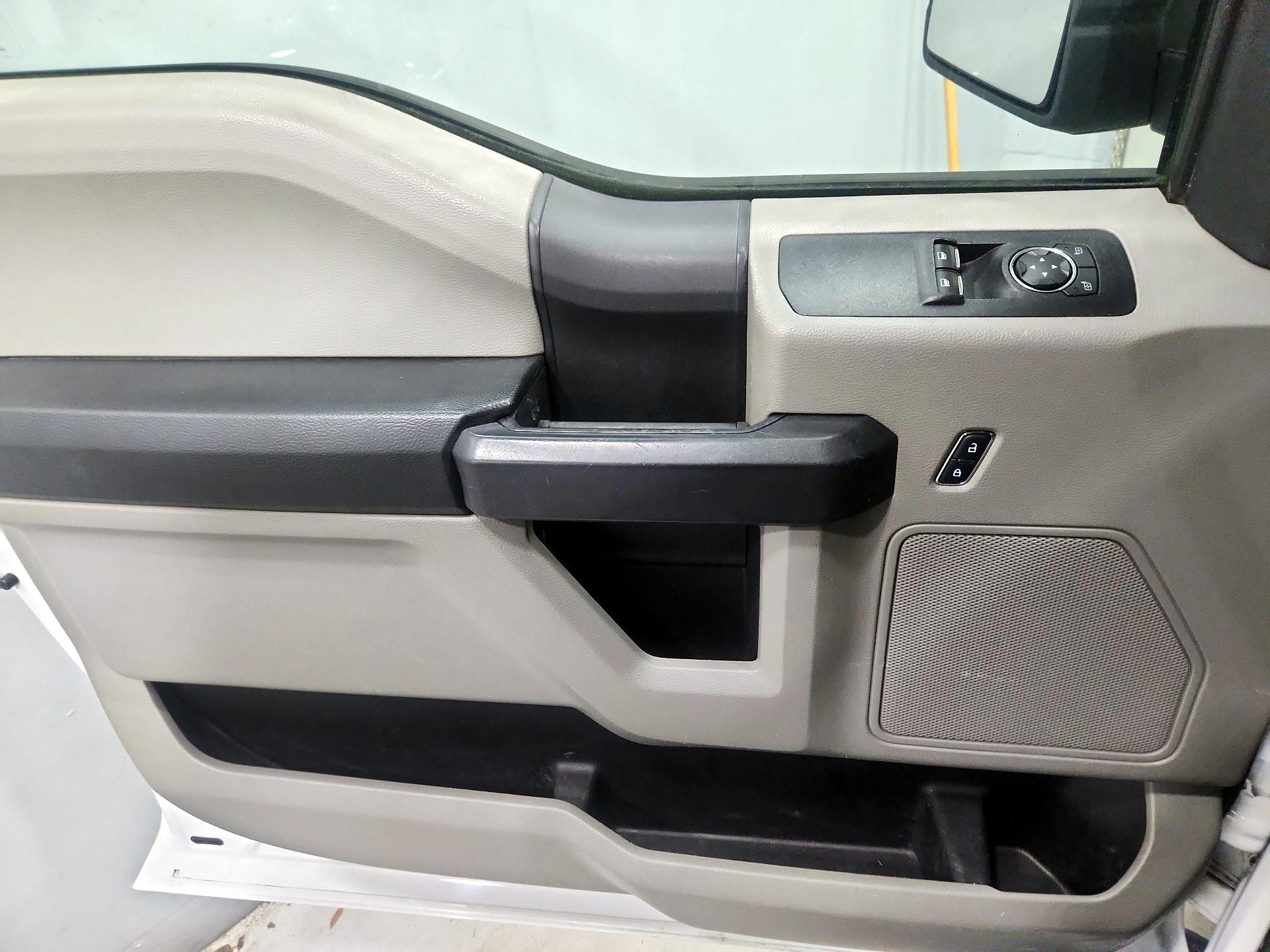 Thumbnail: 2017 Ford F-150 - 12