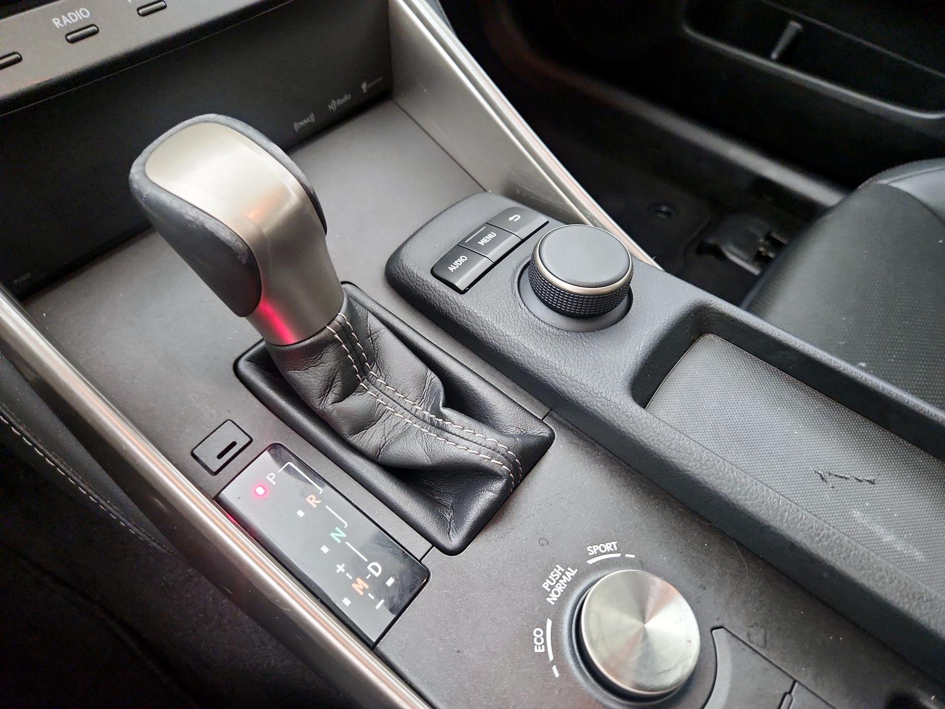 Thumbnail: 2015 Lexus IS - 17