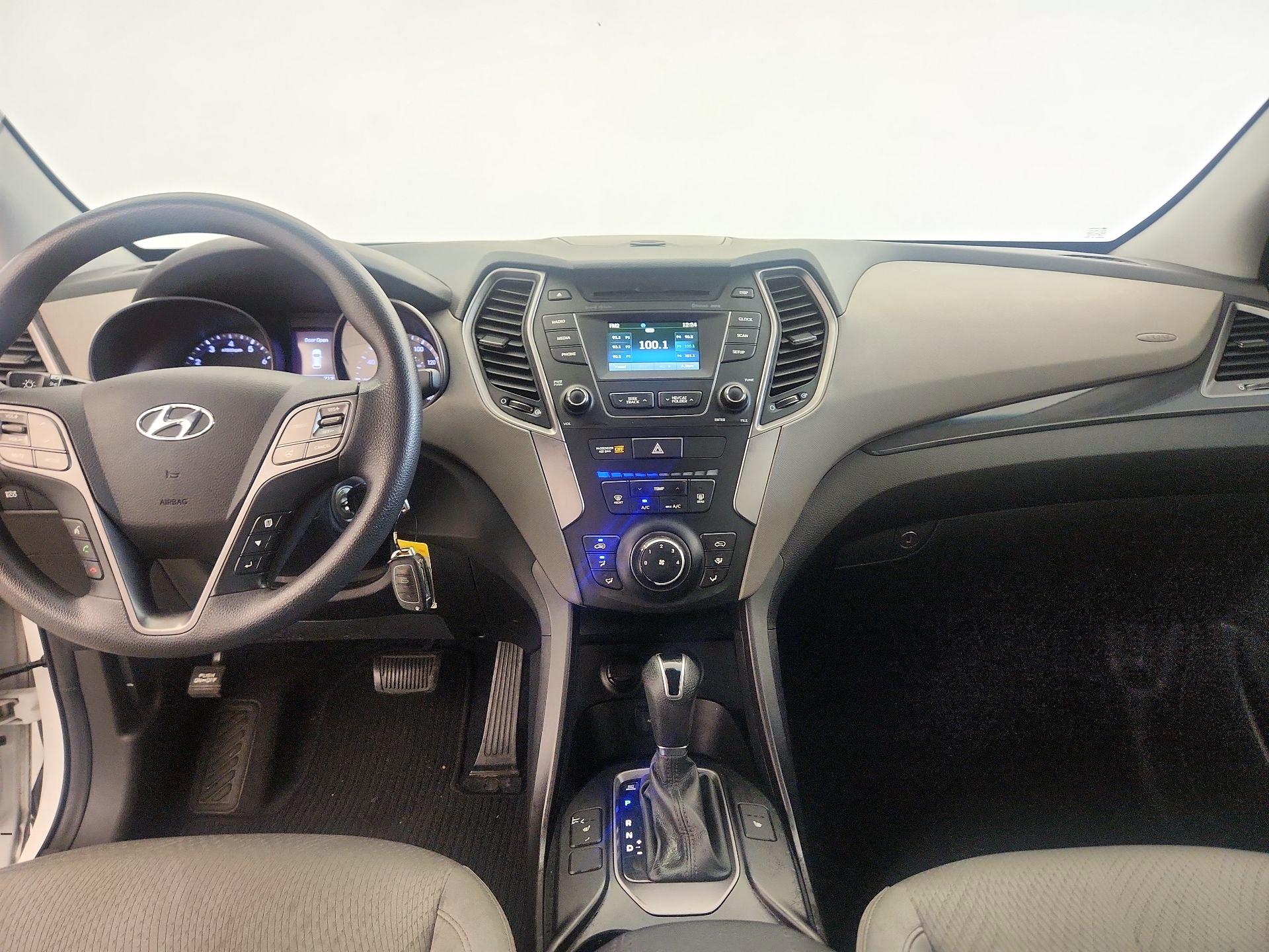Thumbnail: 2016 Hyundai Santa Fe - 9